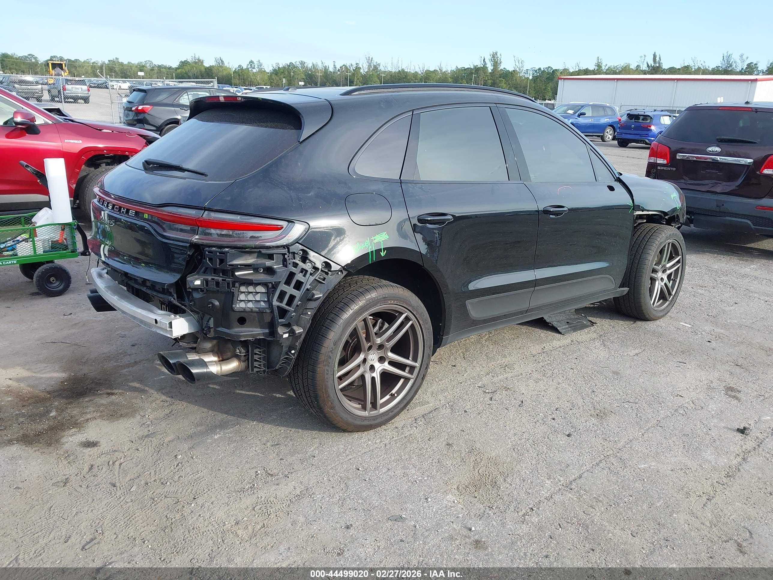 PORSCHE MACAN image 4