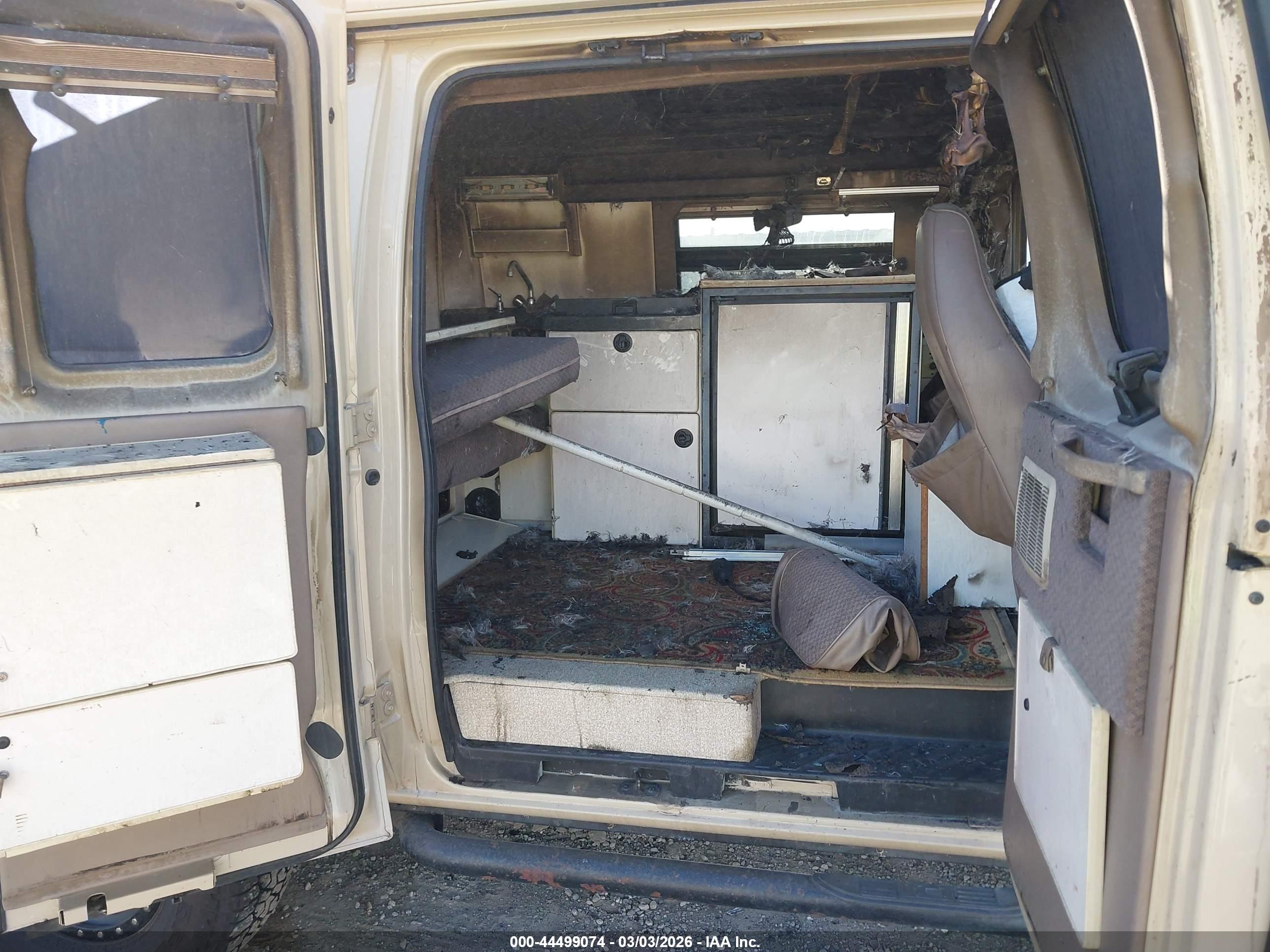 FORD E-350 image 8