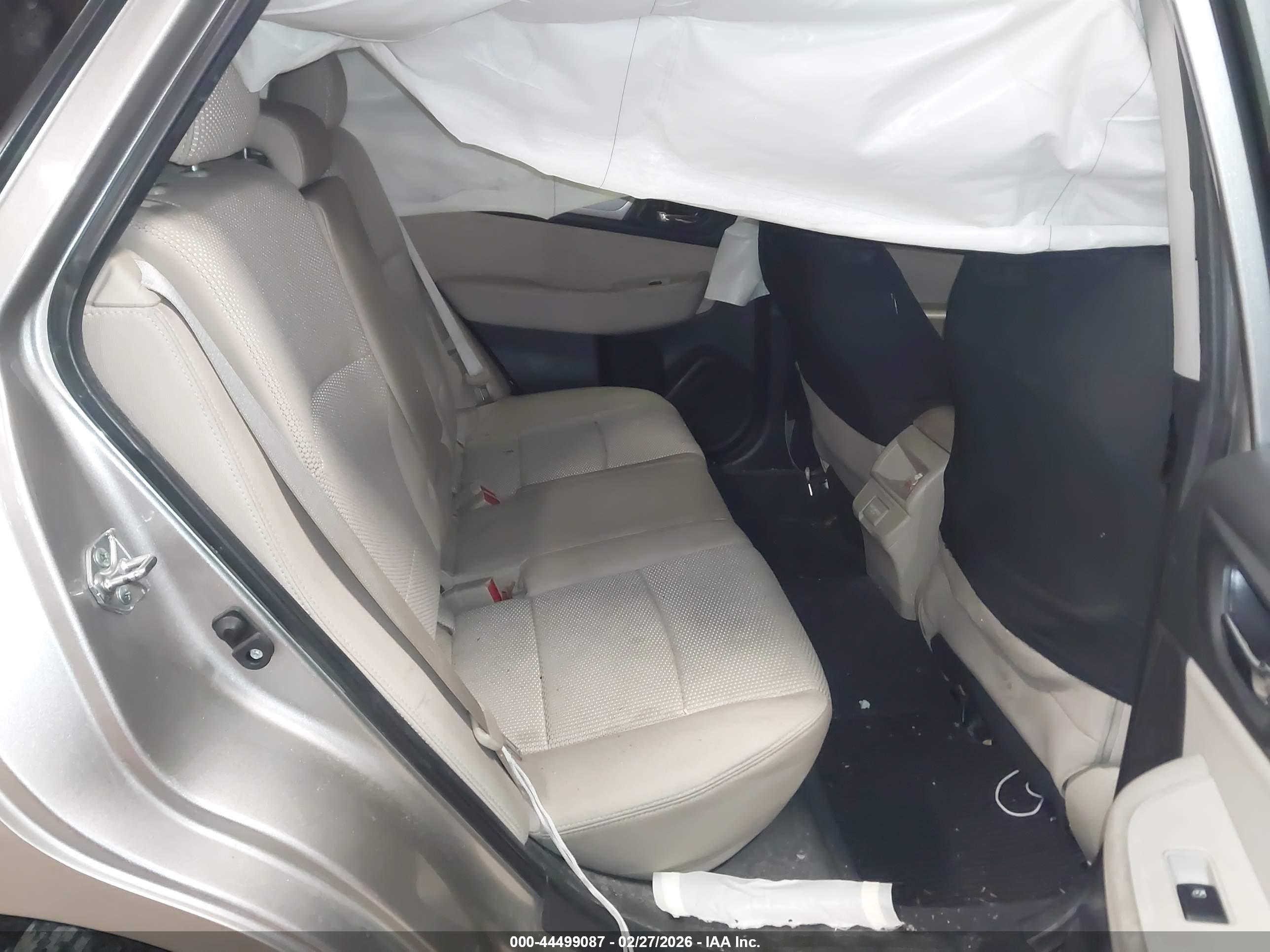 SUBARU OUTBACK image 8
