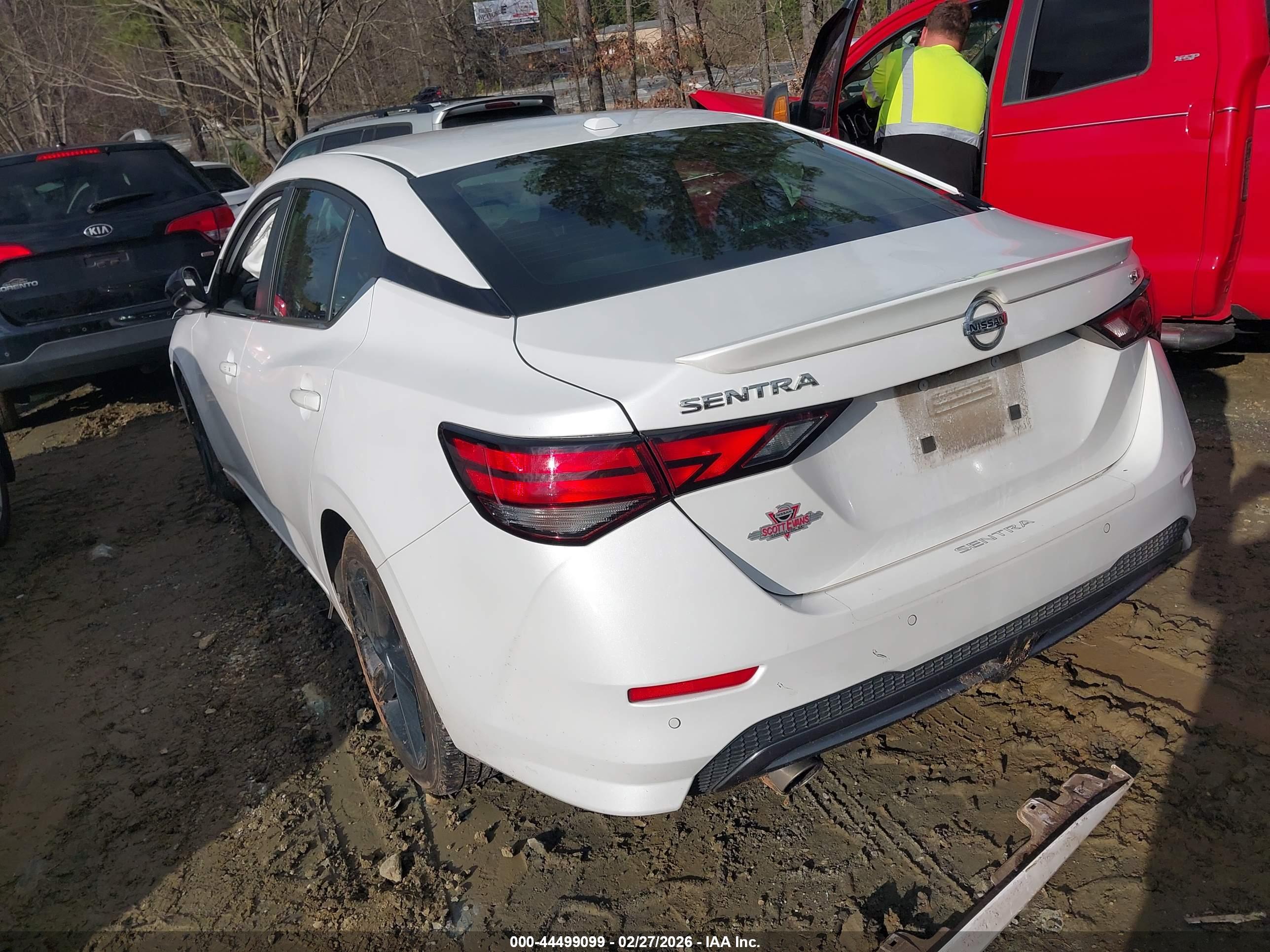 NISSAN SENTRA image 3