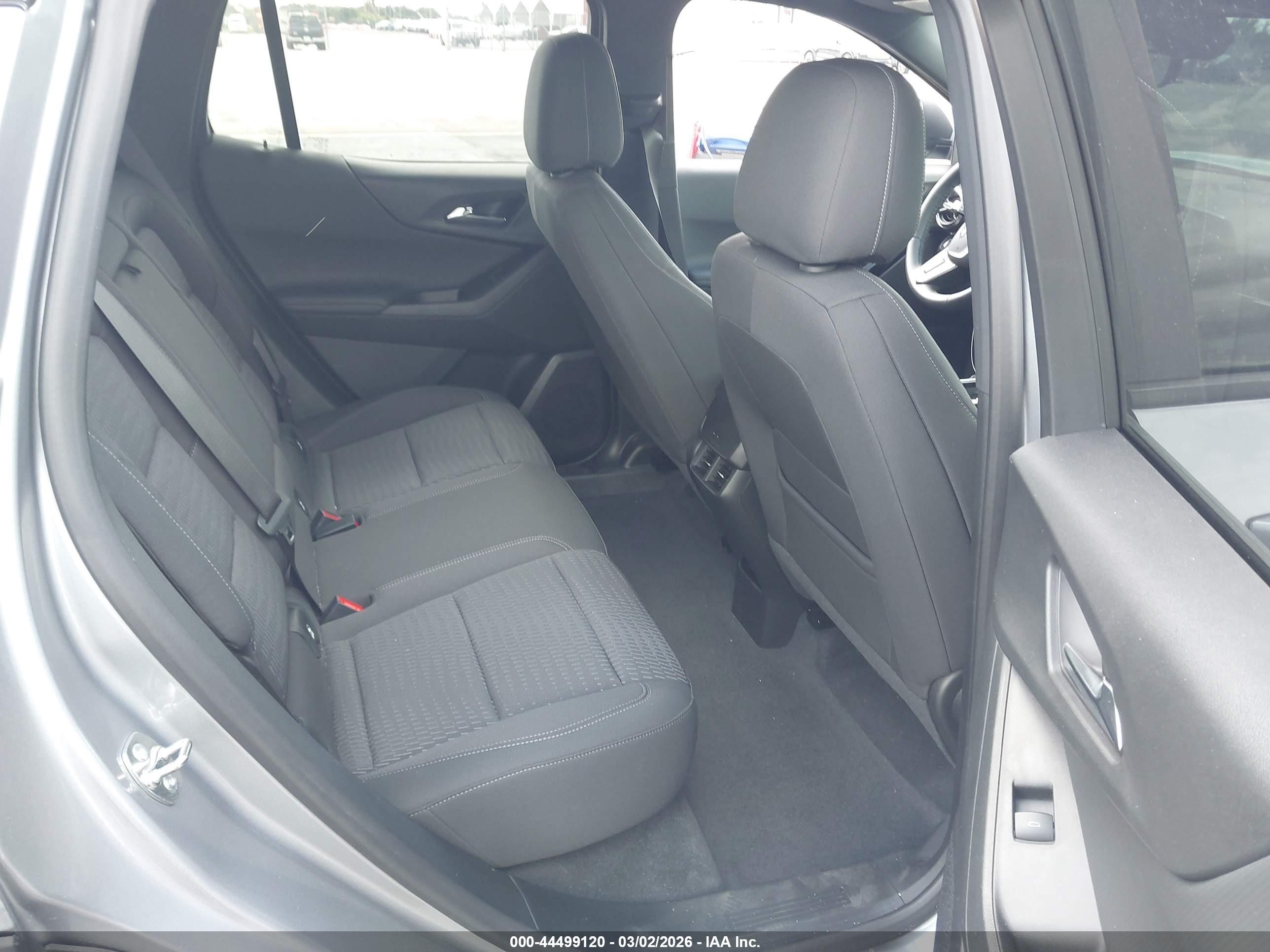 CHEVROLET EQUINOX image 8