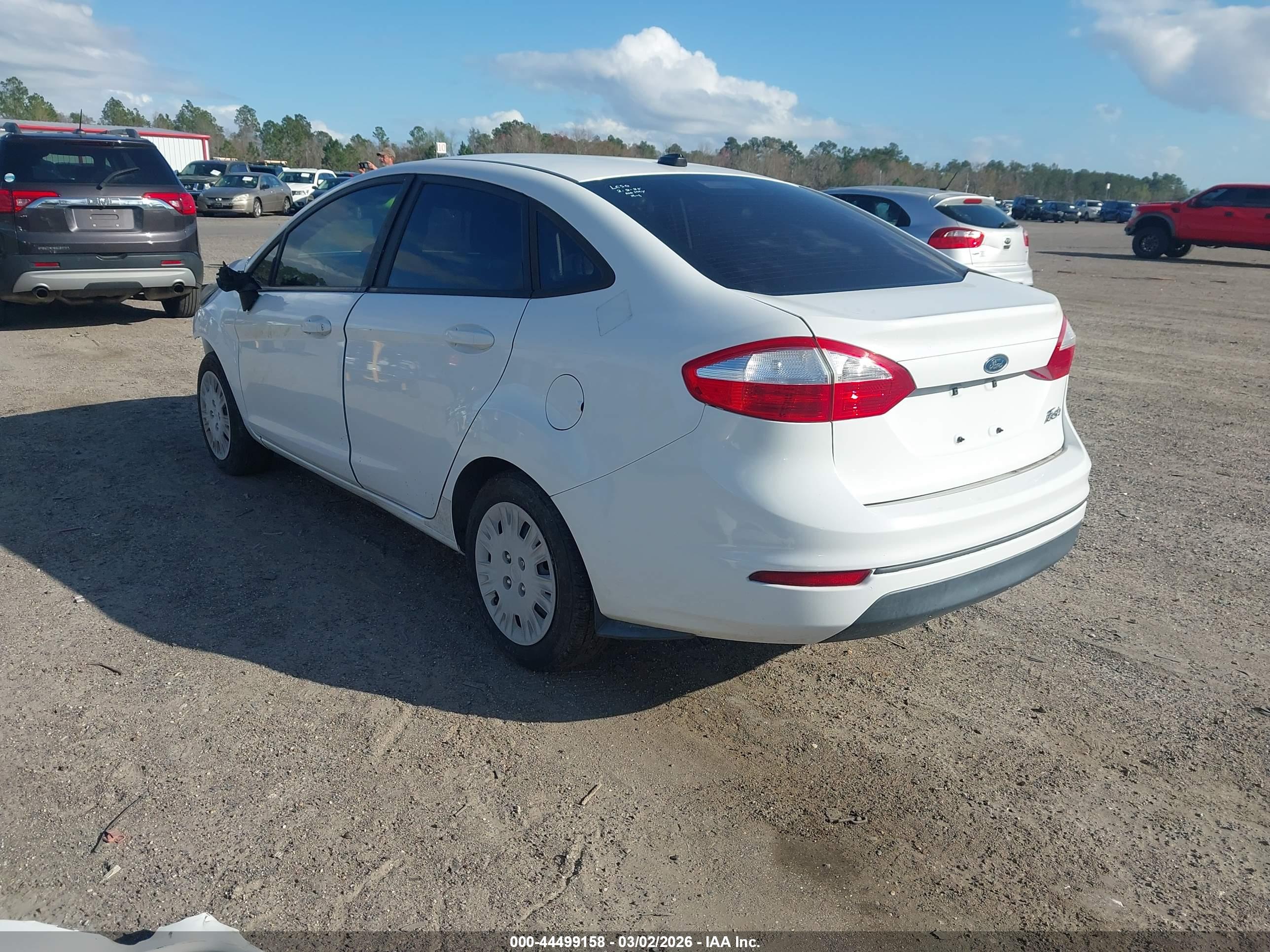 FORD FIESTA image 3