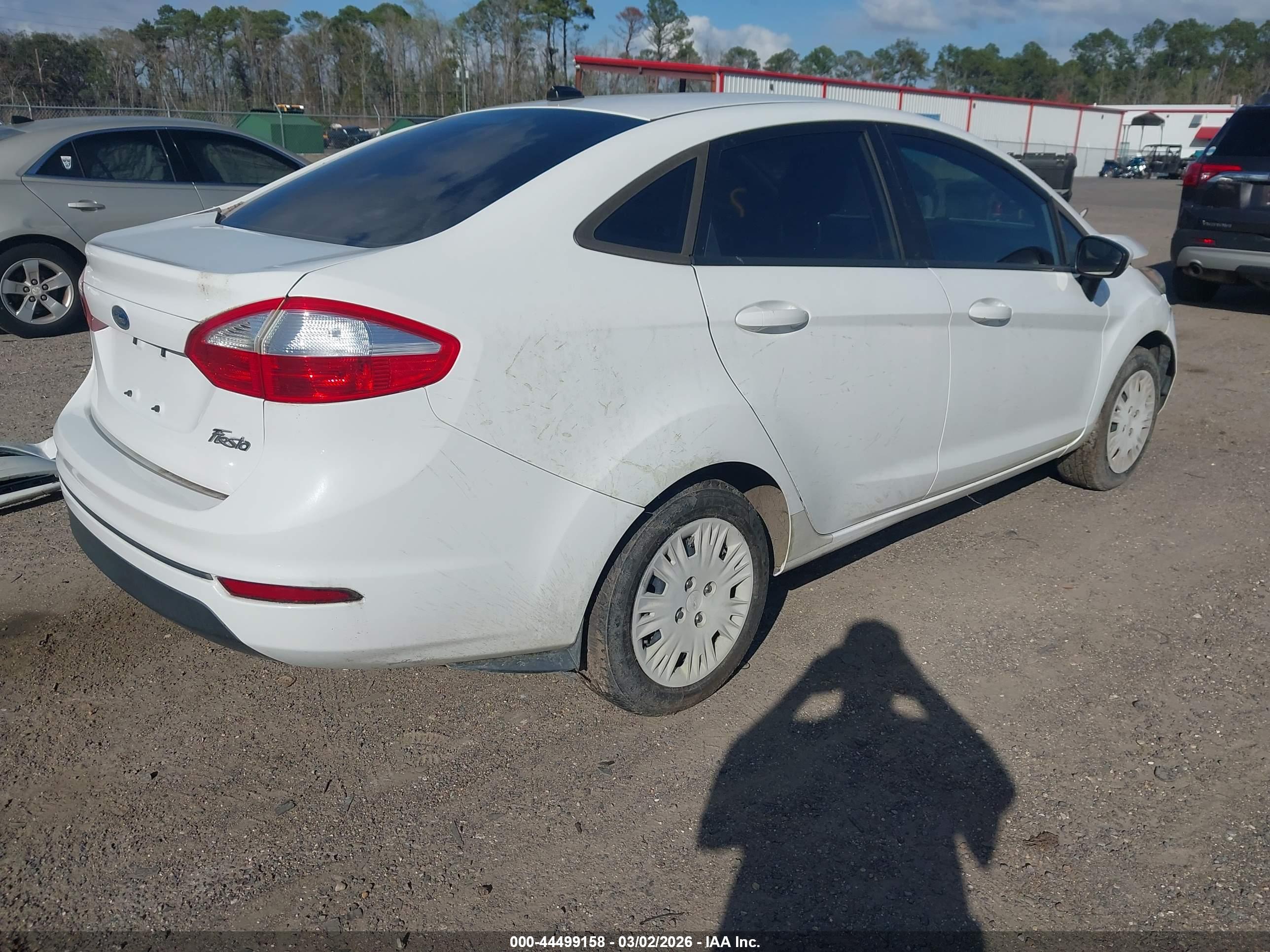 FORD FIESTA image 4
