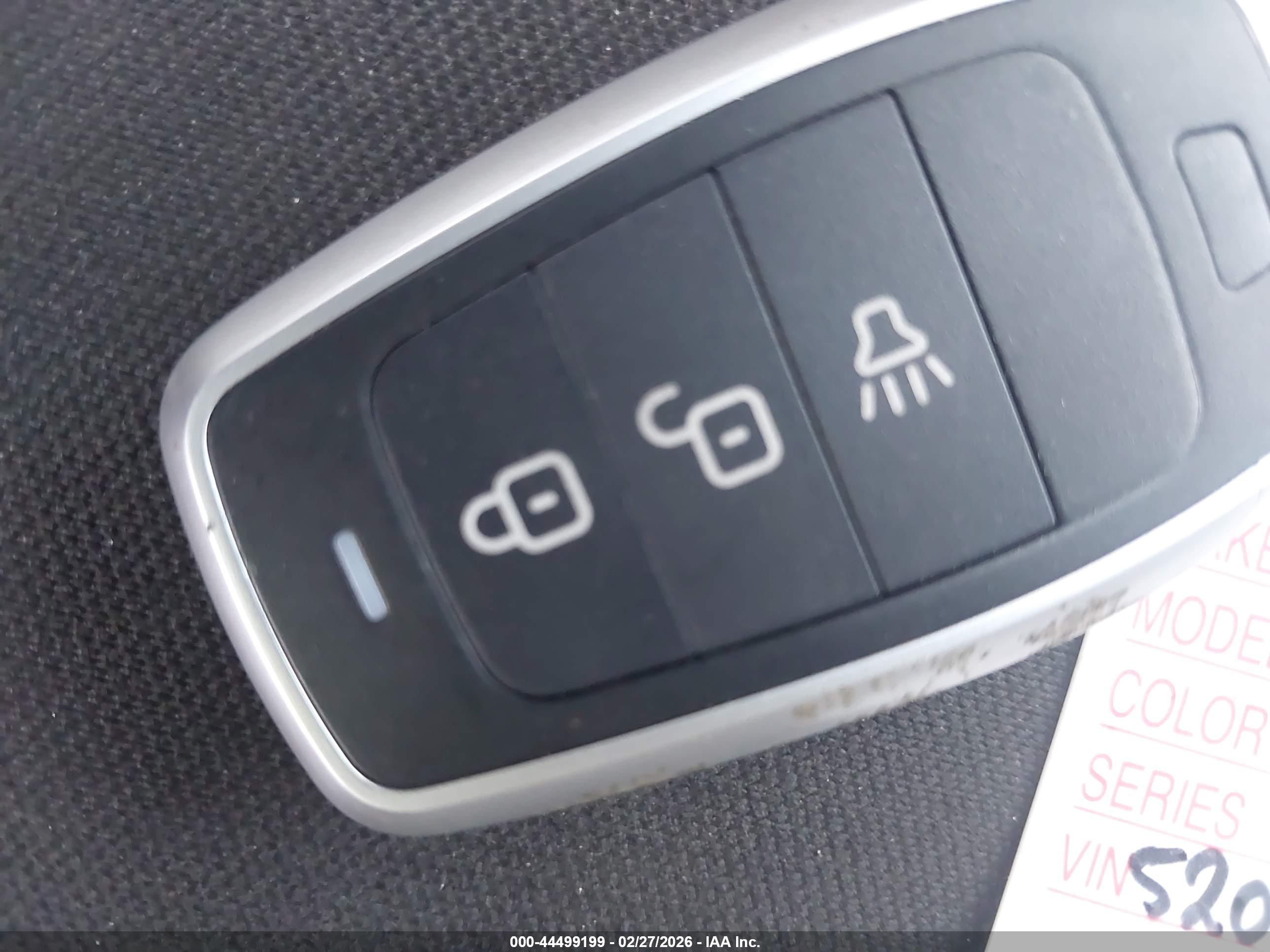 CHRYSLER PACIFICA image 11