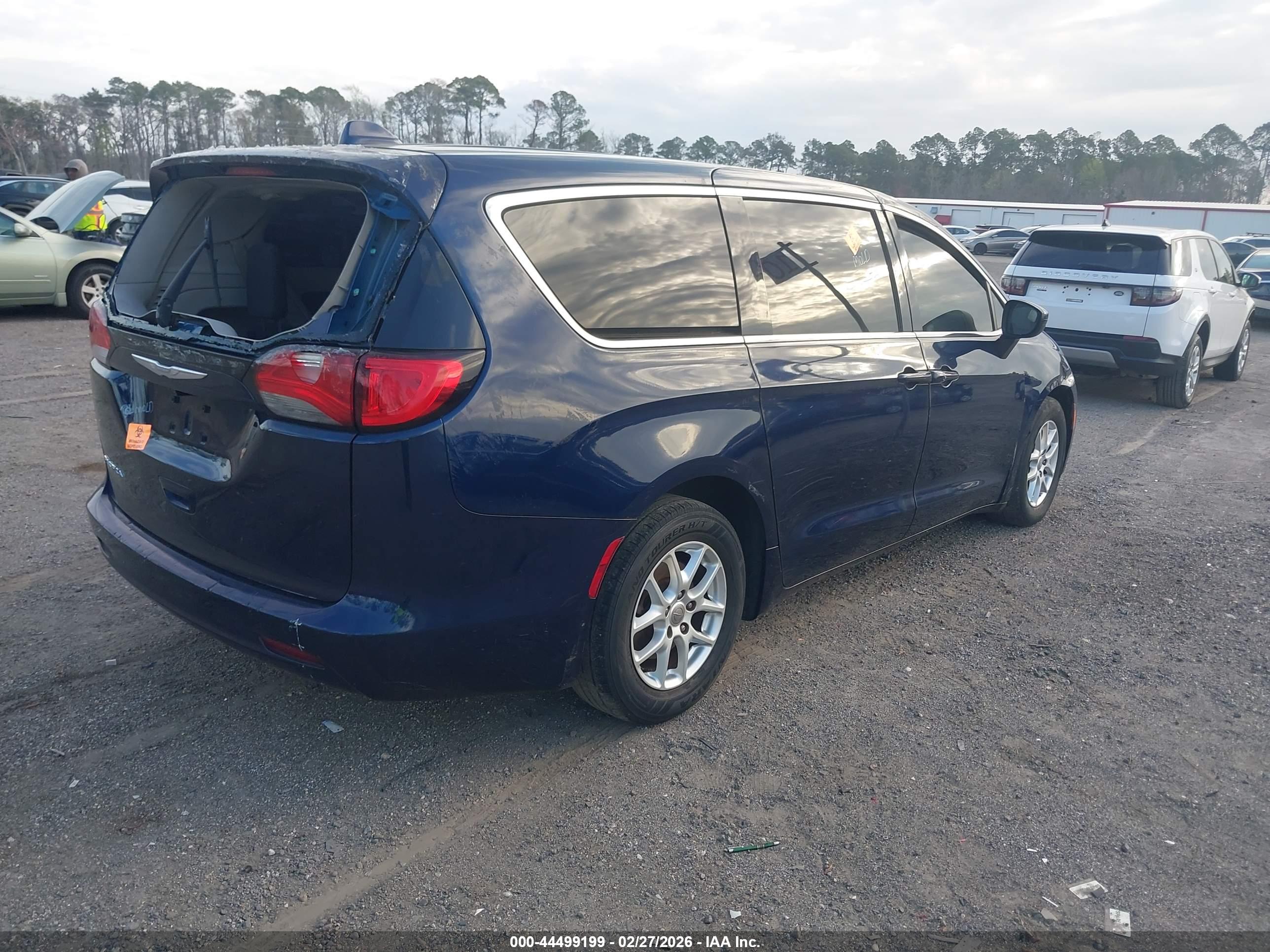 CHRYSLER PACIFICA image 4