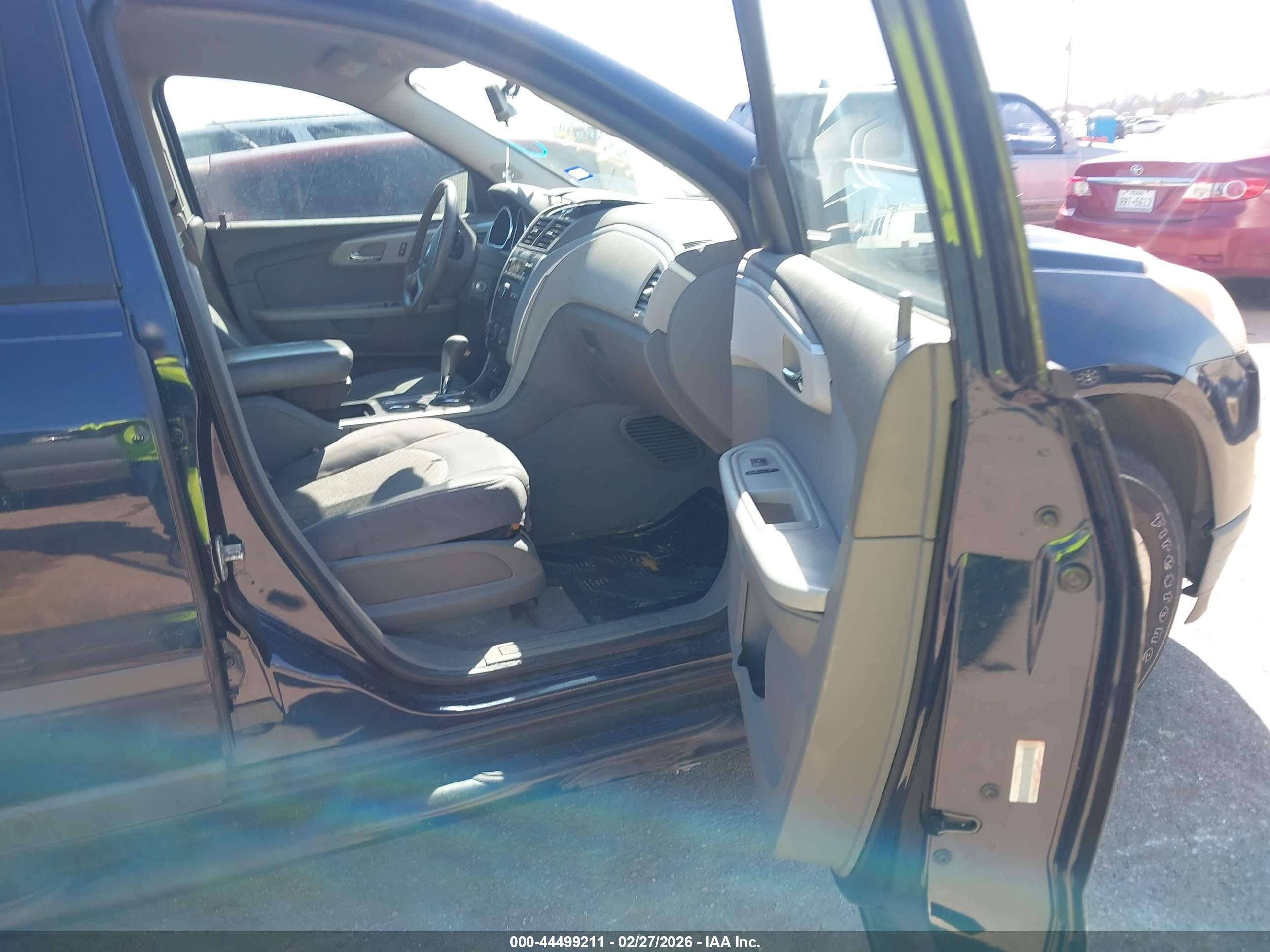 CHEVROLET TRAVERSE image 5