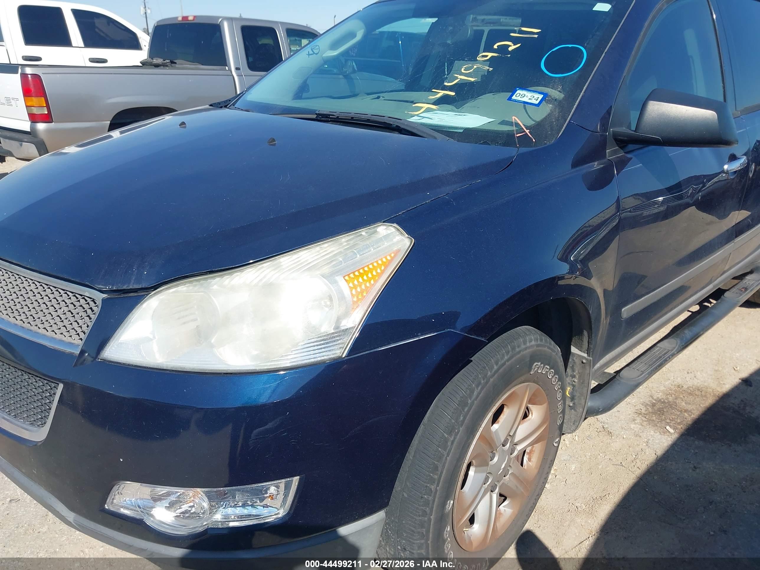 CHEVROLET TRAVERSE image 6