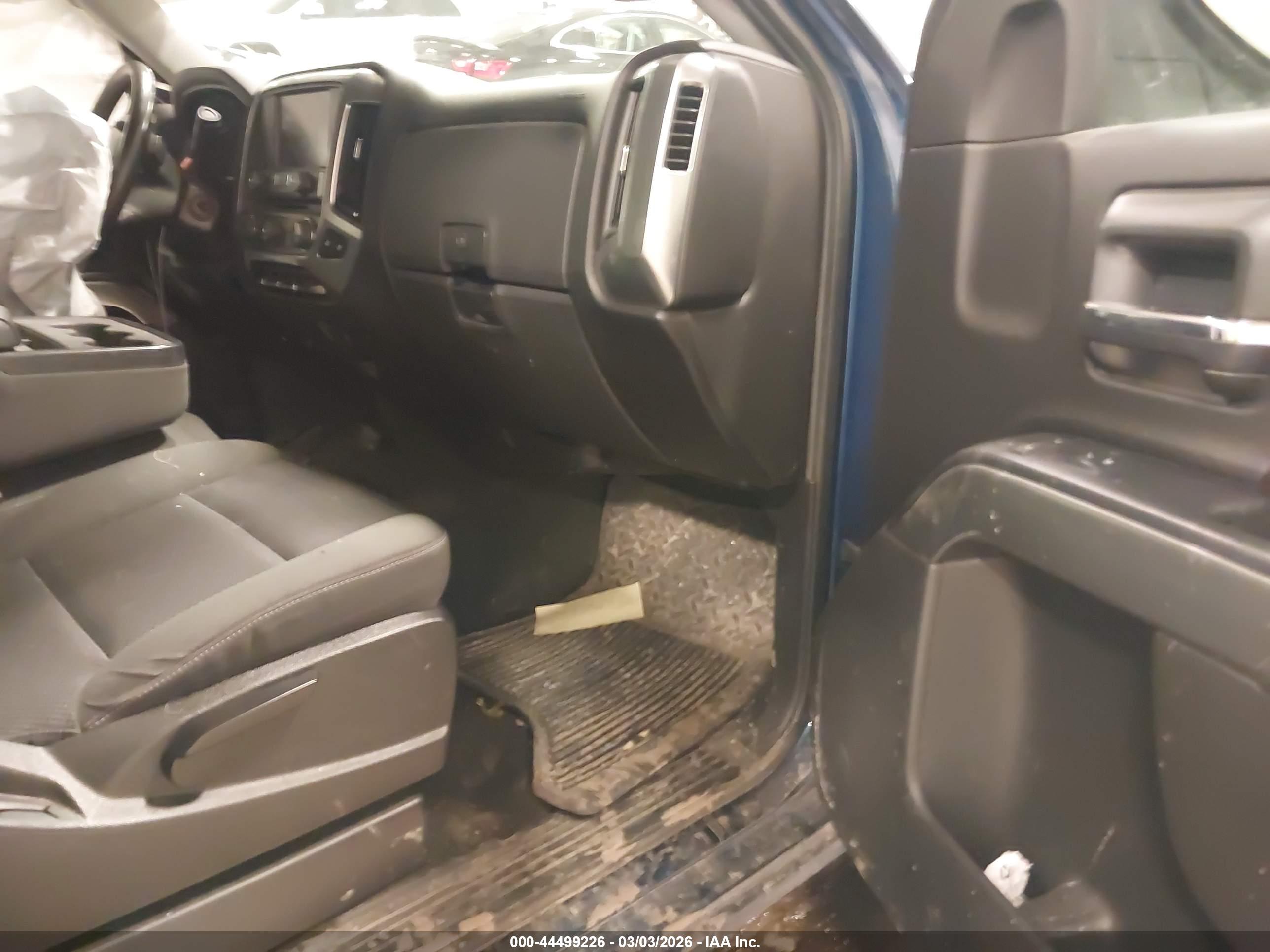 CHEVROLET SILVERADO image 5