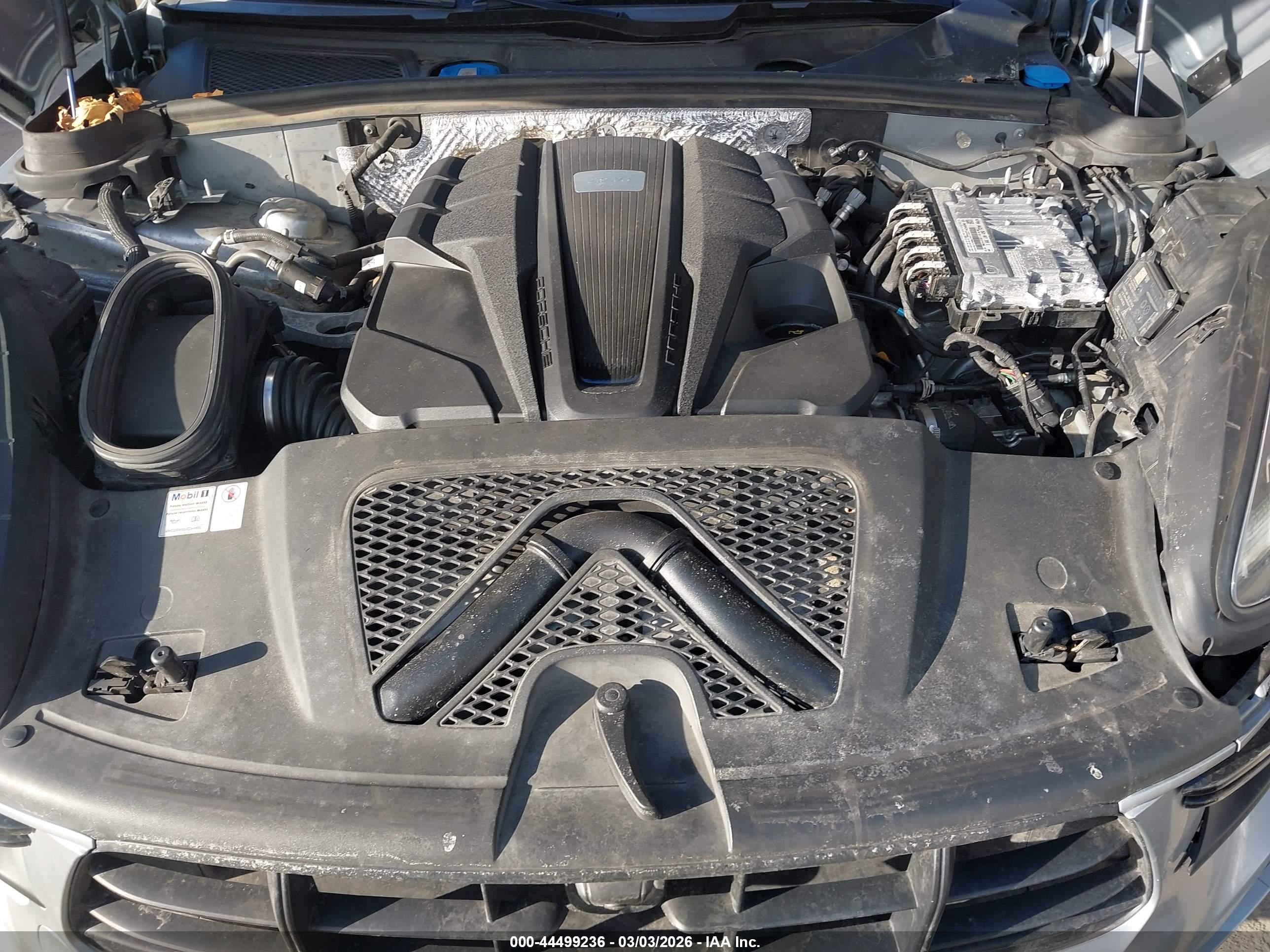PORSCHE MACAN image 10