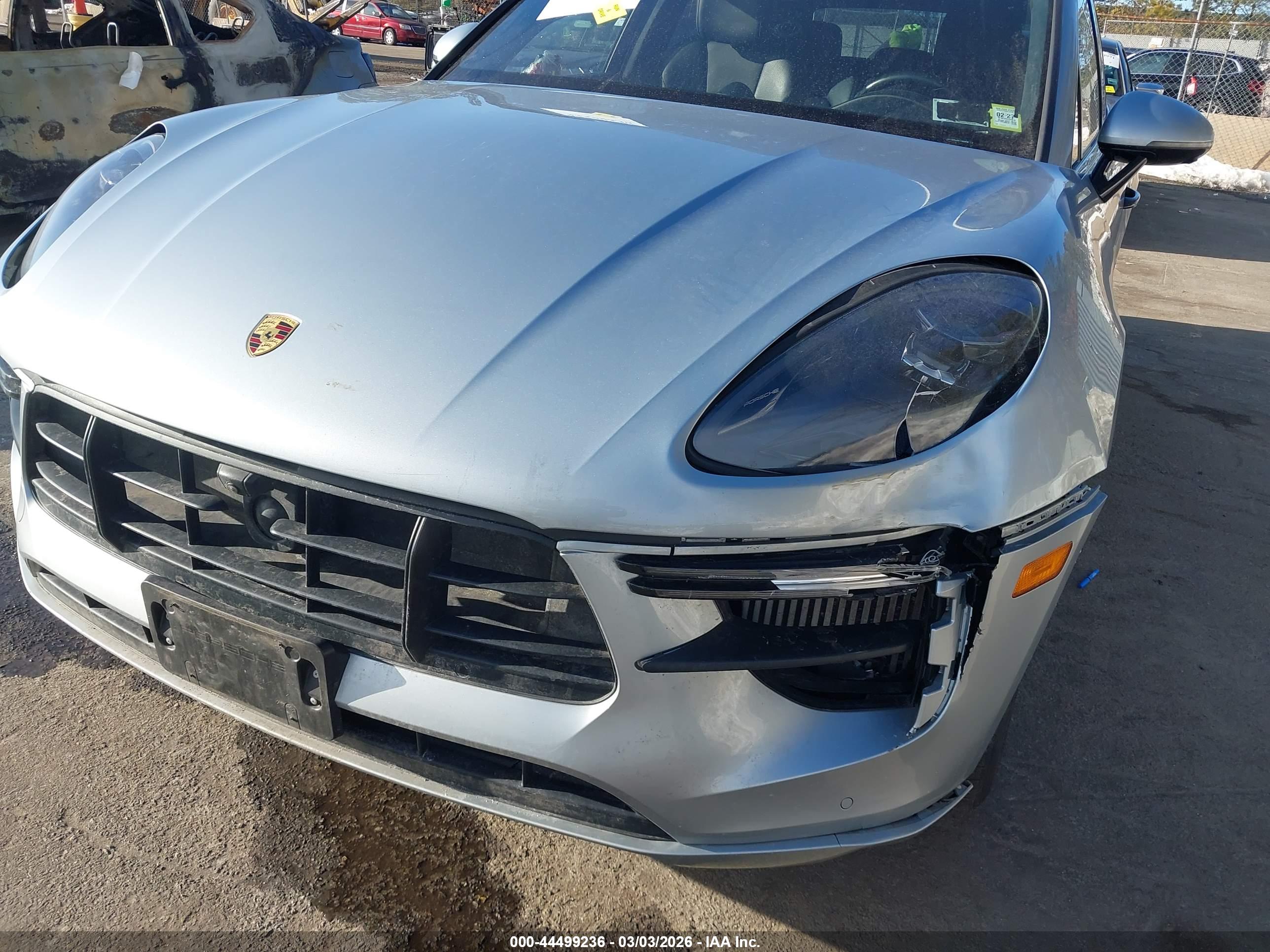 PORSCHE MACAN image 6