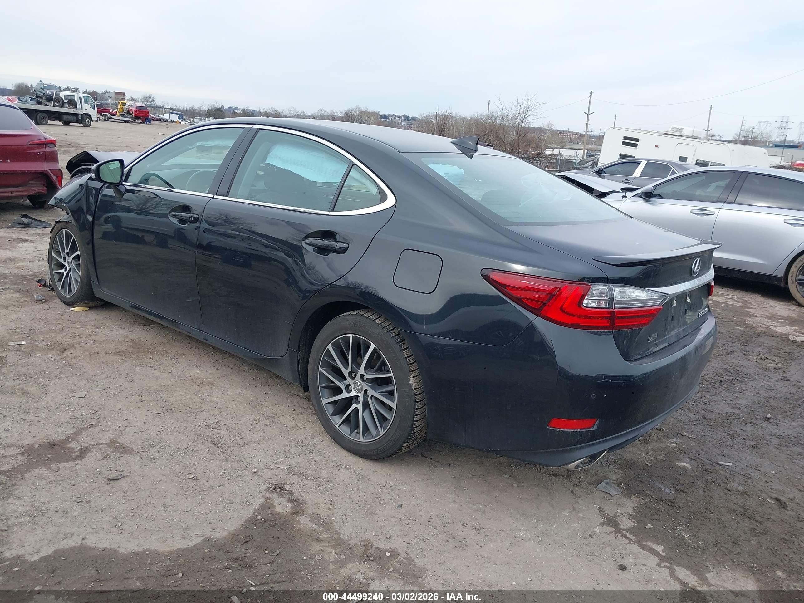 LEXUS ES image 3