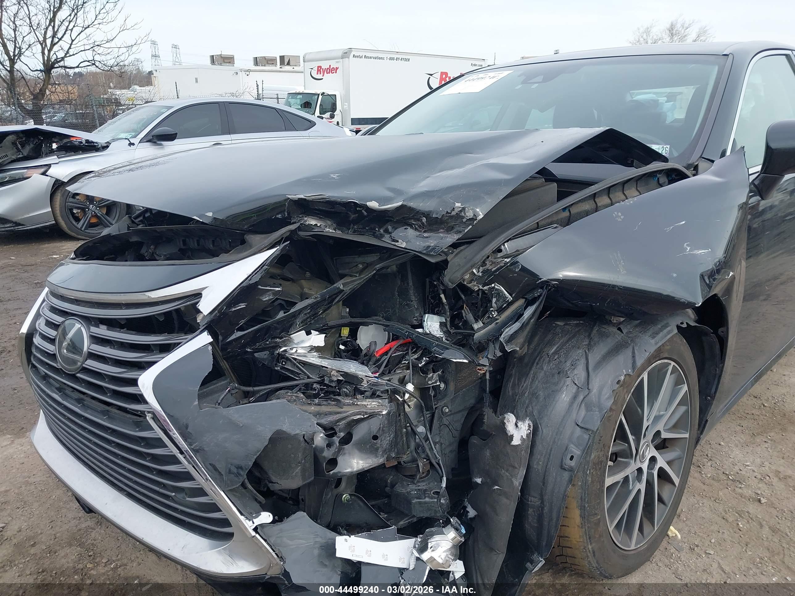 LEXUS ES image 6