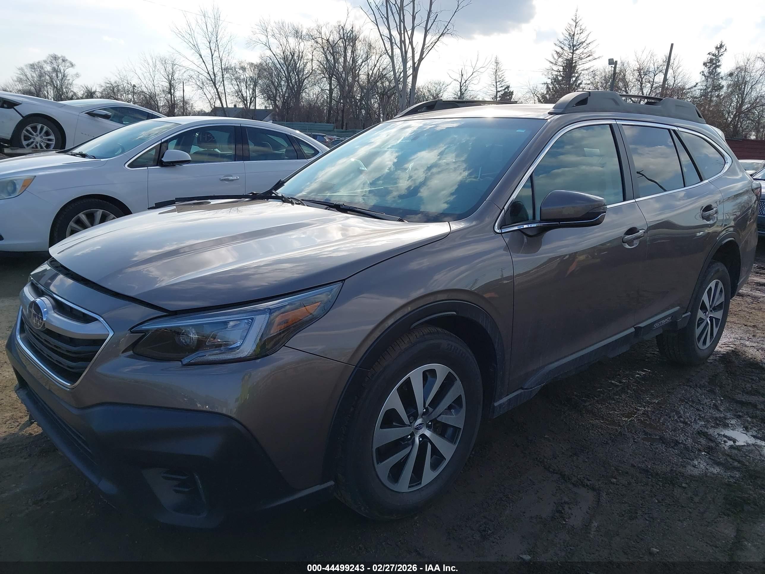 SUBARU OUTBACK image 2