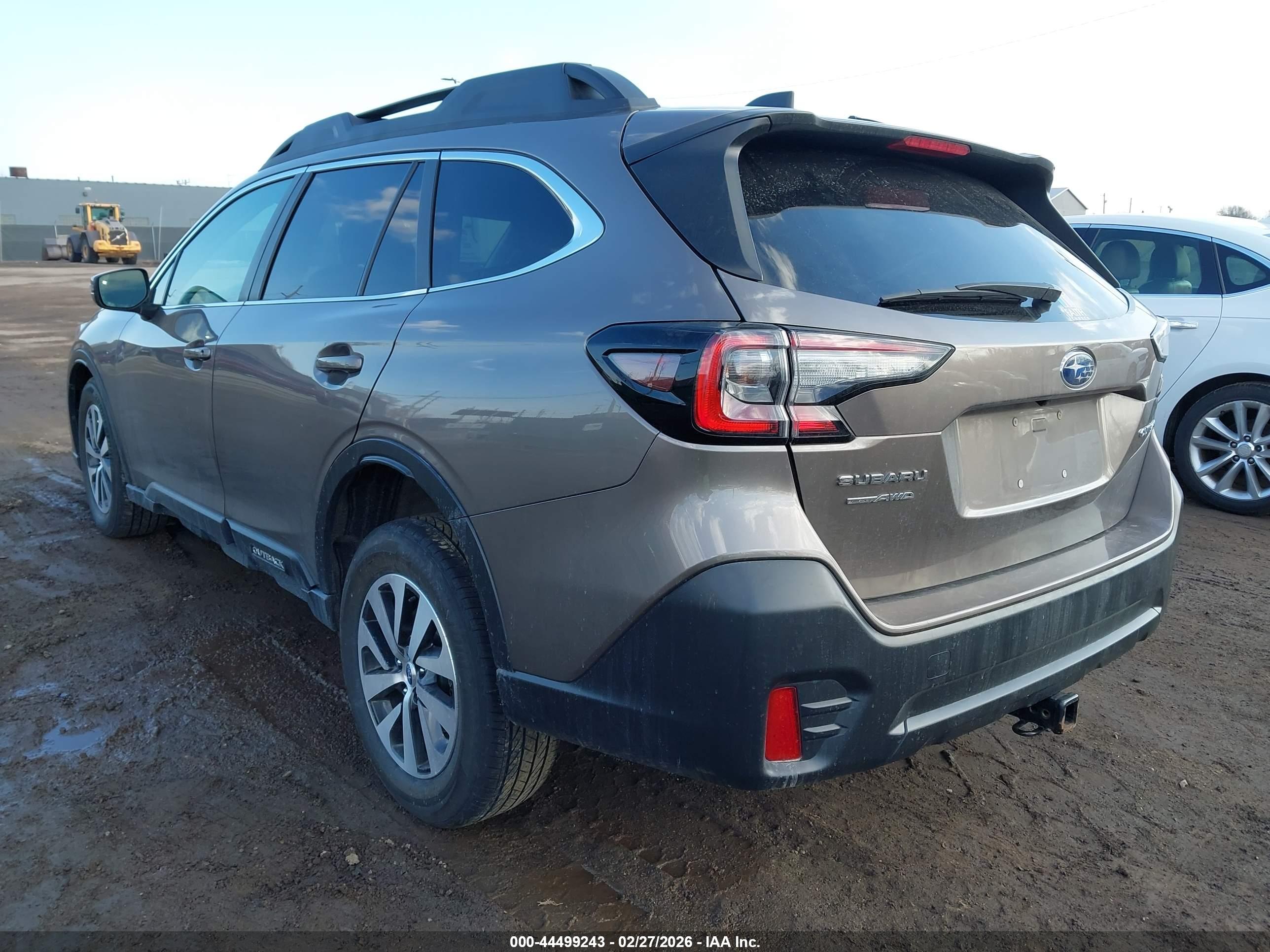 SUBARU OUTBACK image 3