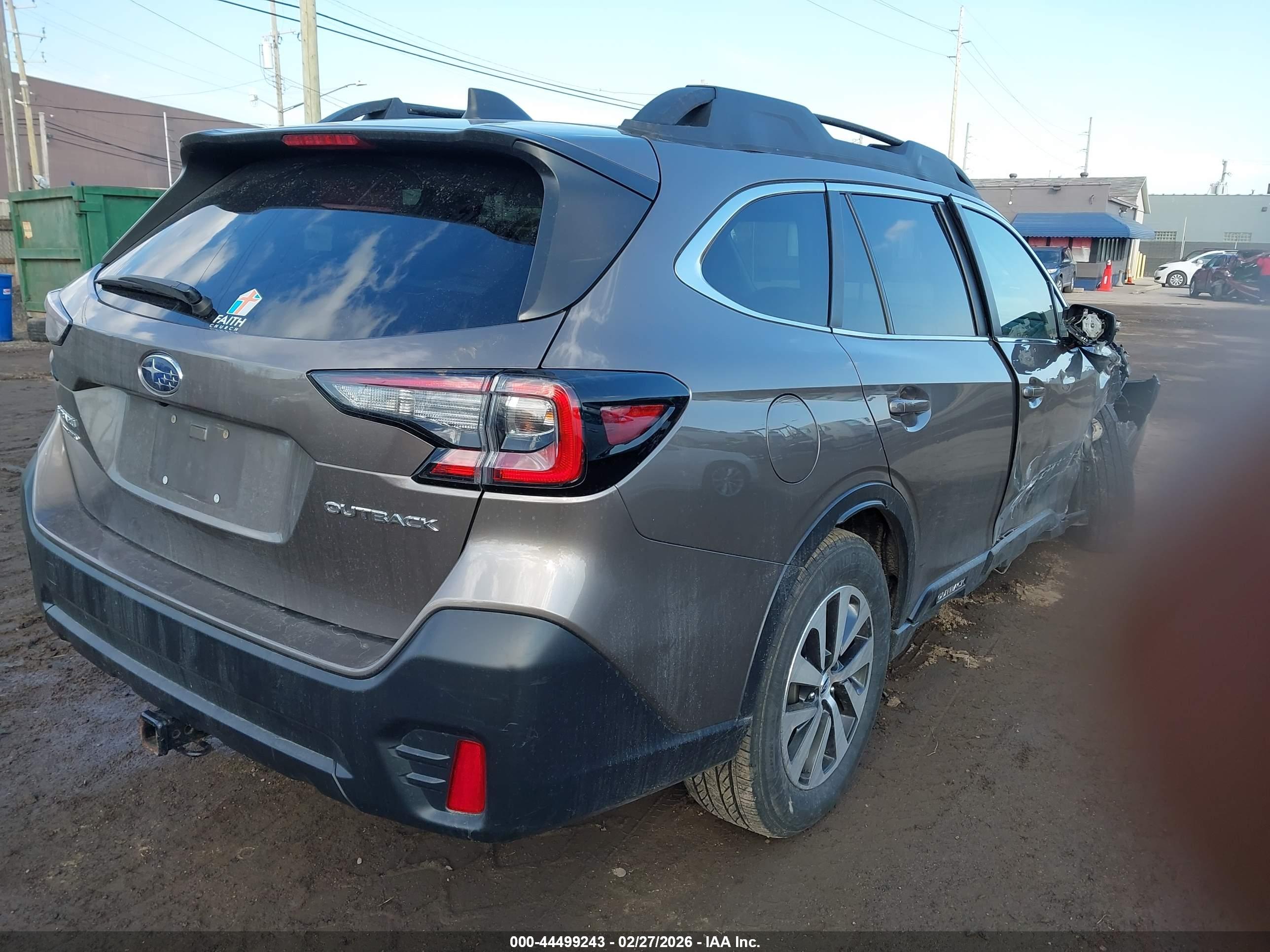 SUBARU OUTBACK image 4