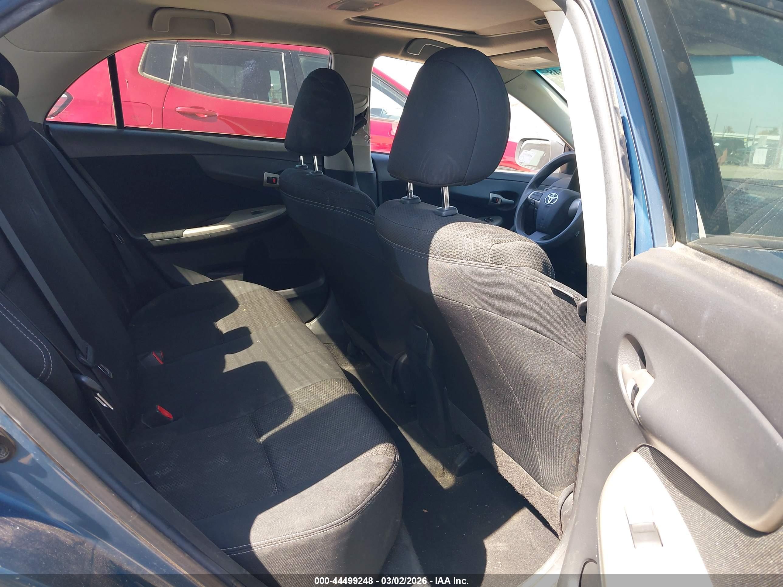TOYOTA COROLLA image 8