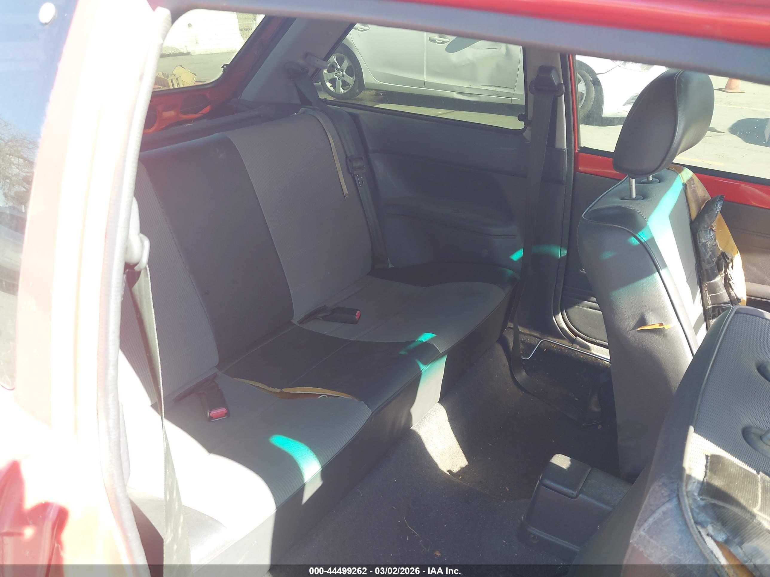 MAZDA 323 image 8