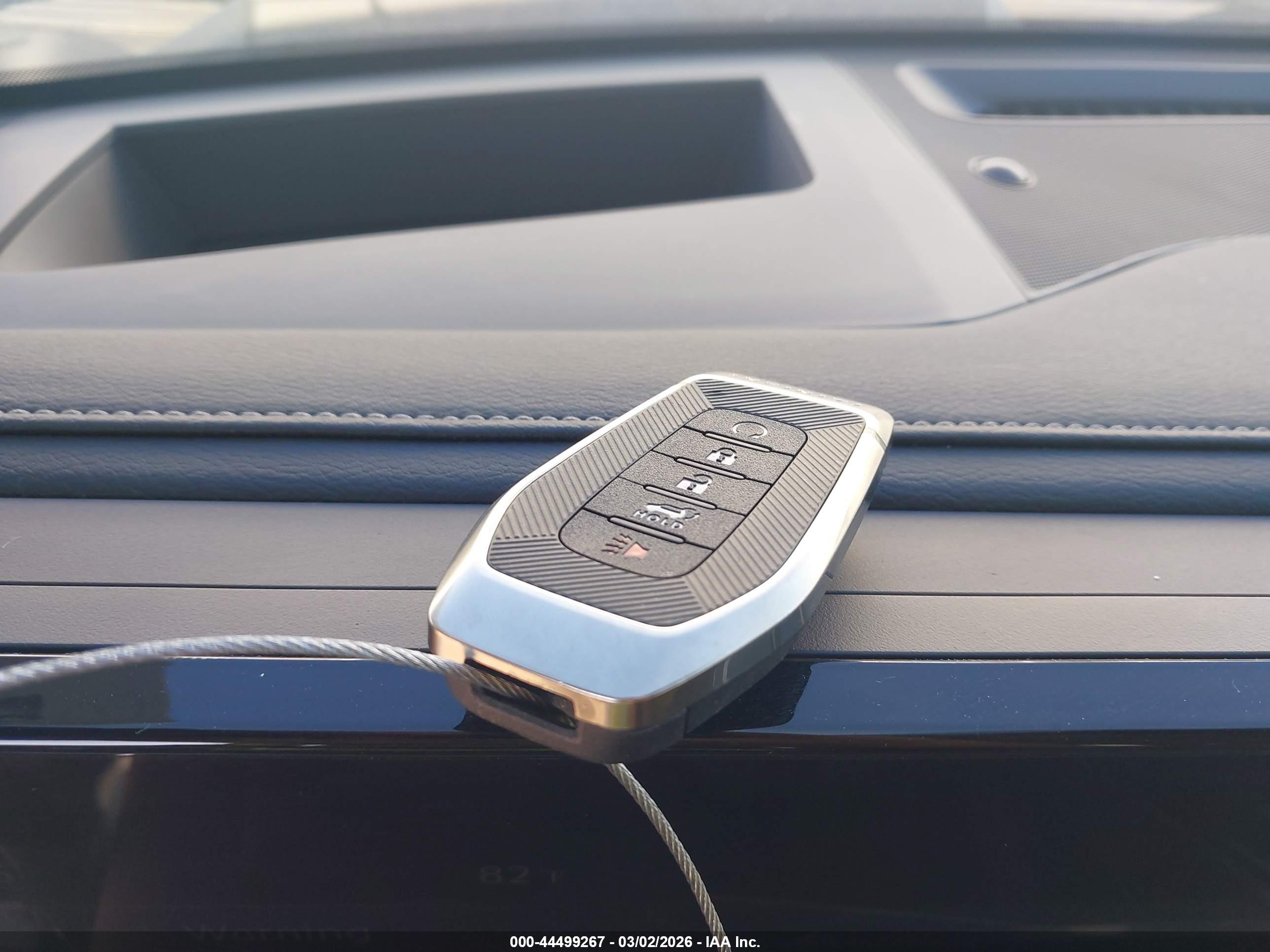 INFINITI QX80 image 11