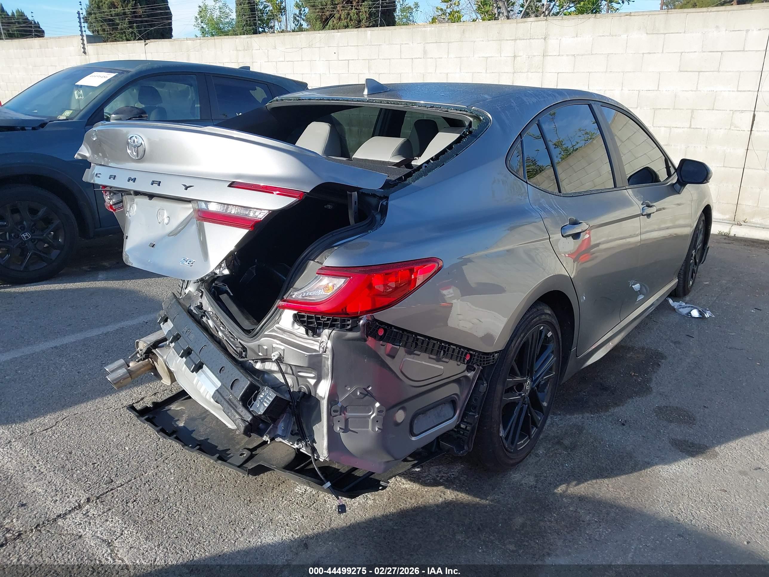 TOYOTA CAMRY image 4