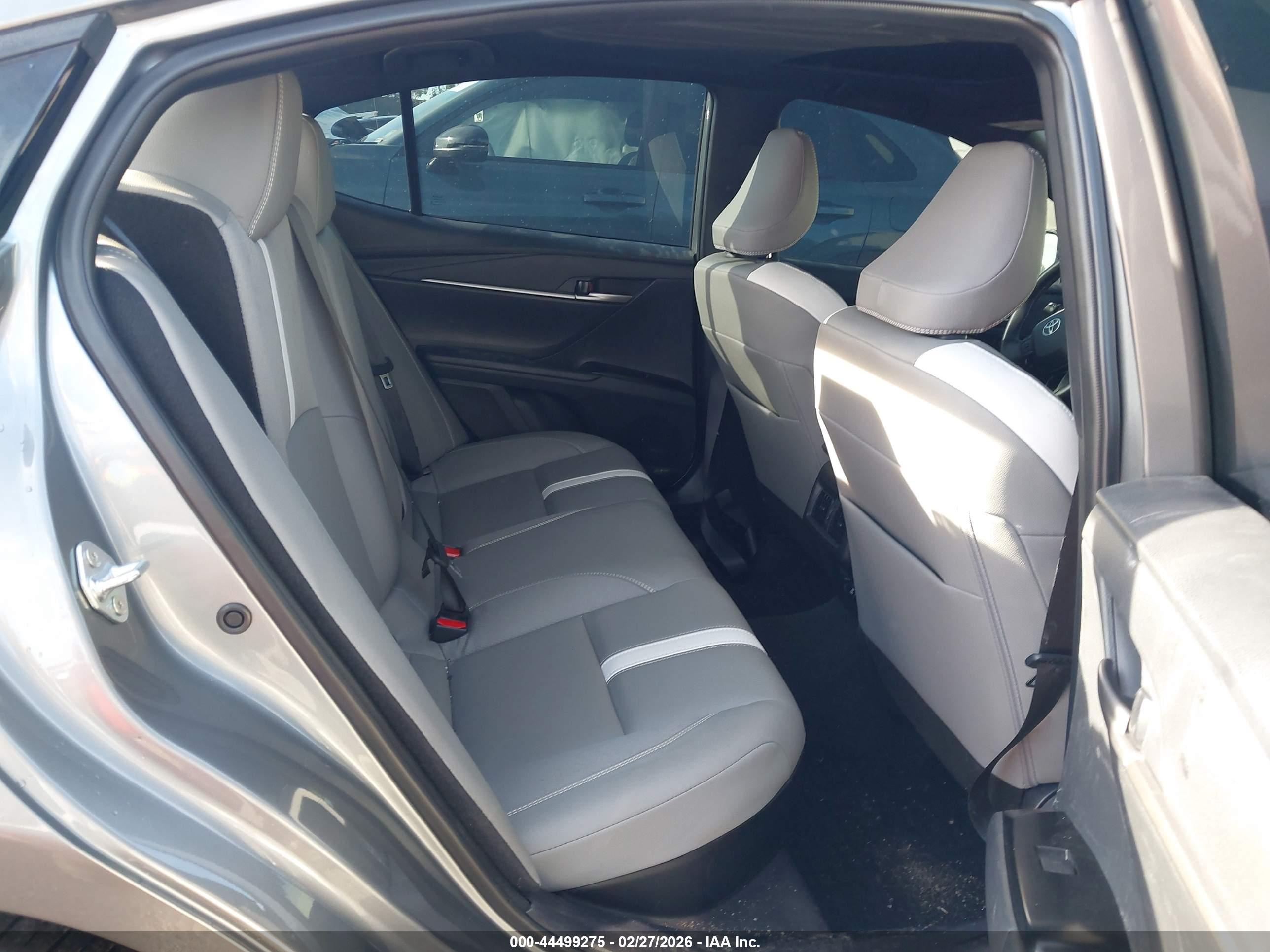 TOYOTA CAMRY image 8