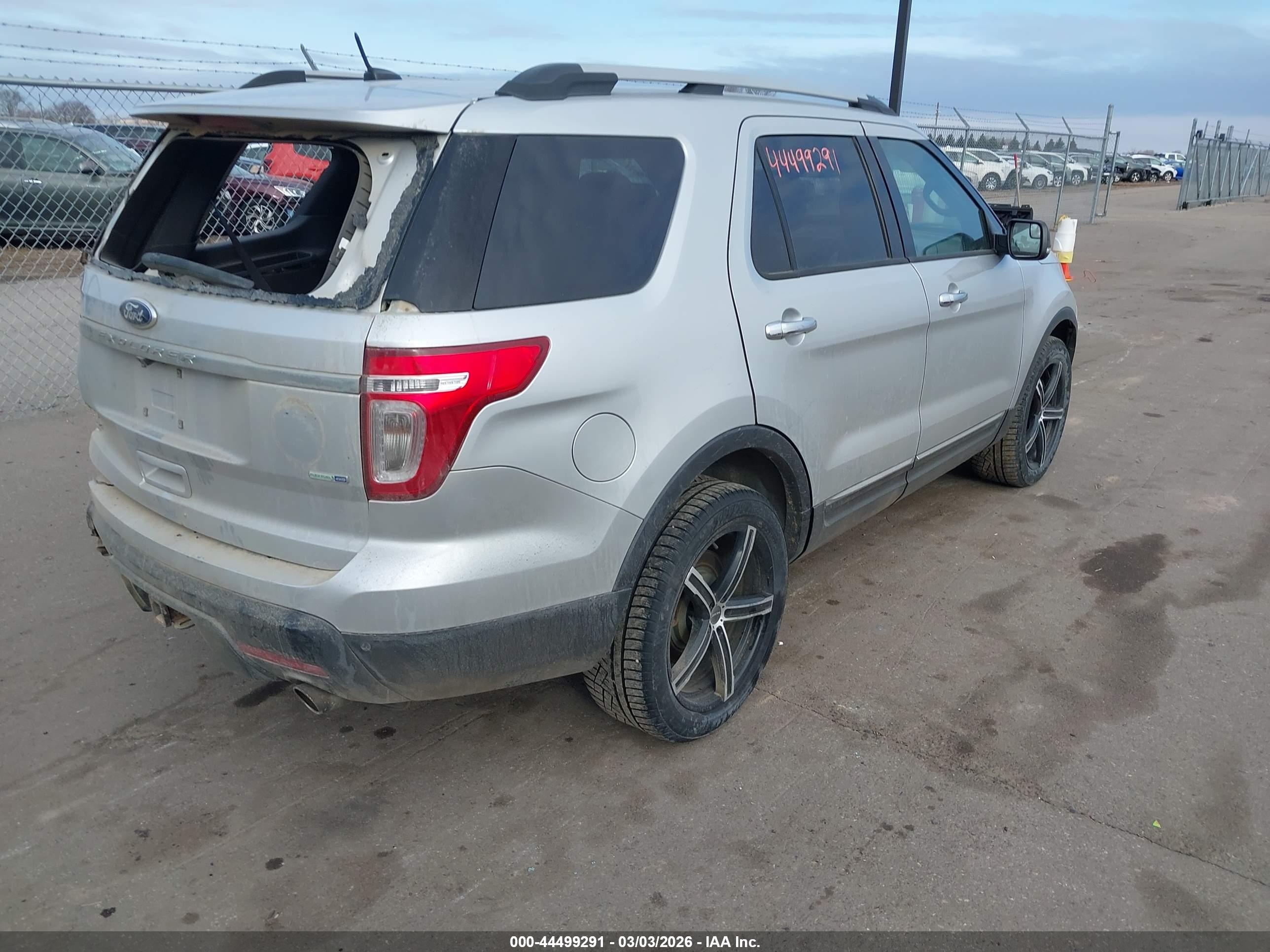 FORD EXPLORER image 4