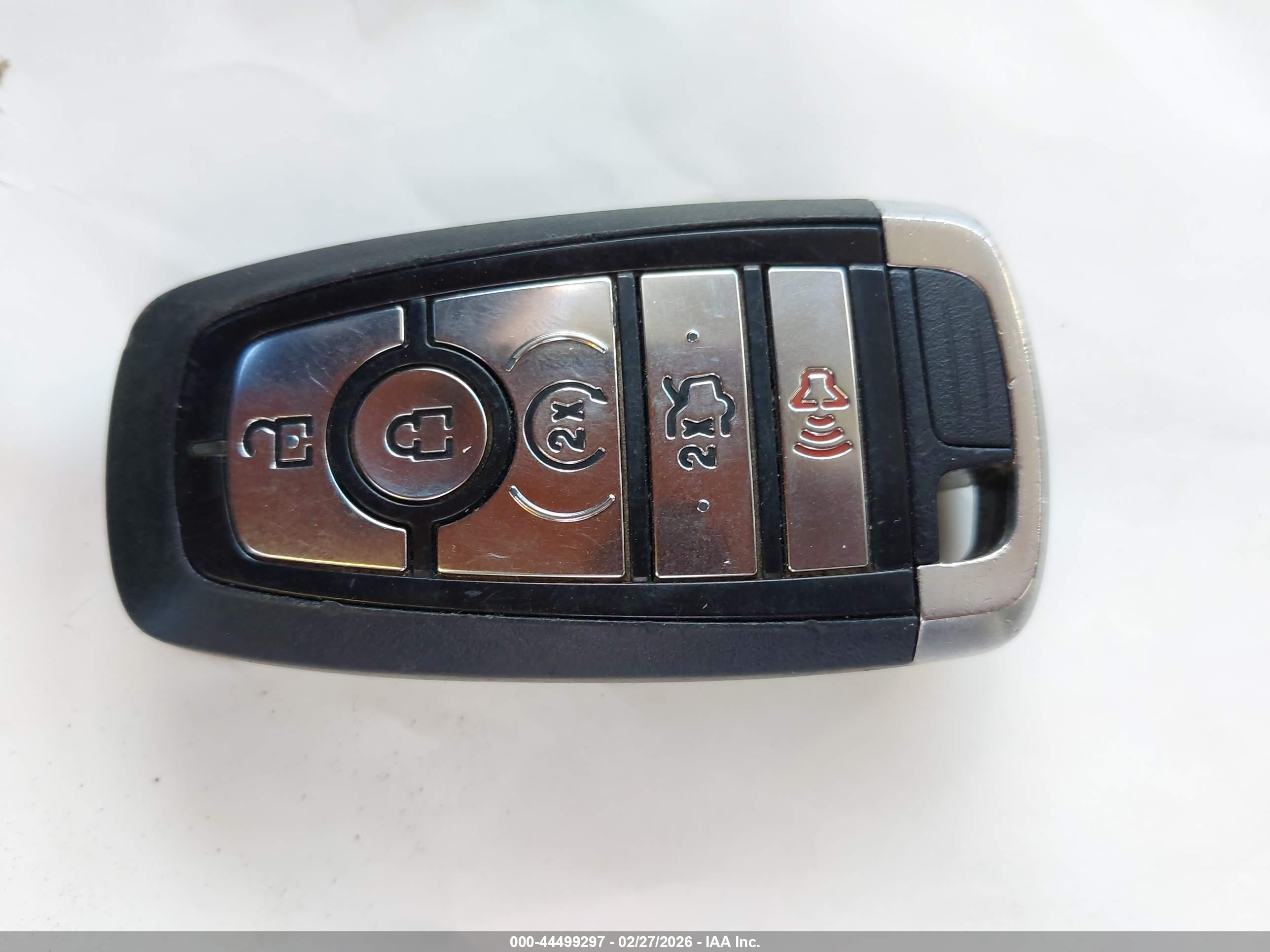 FORD FUSION image 11