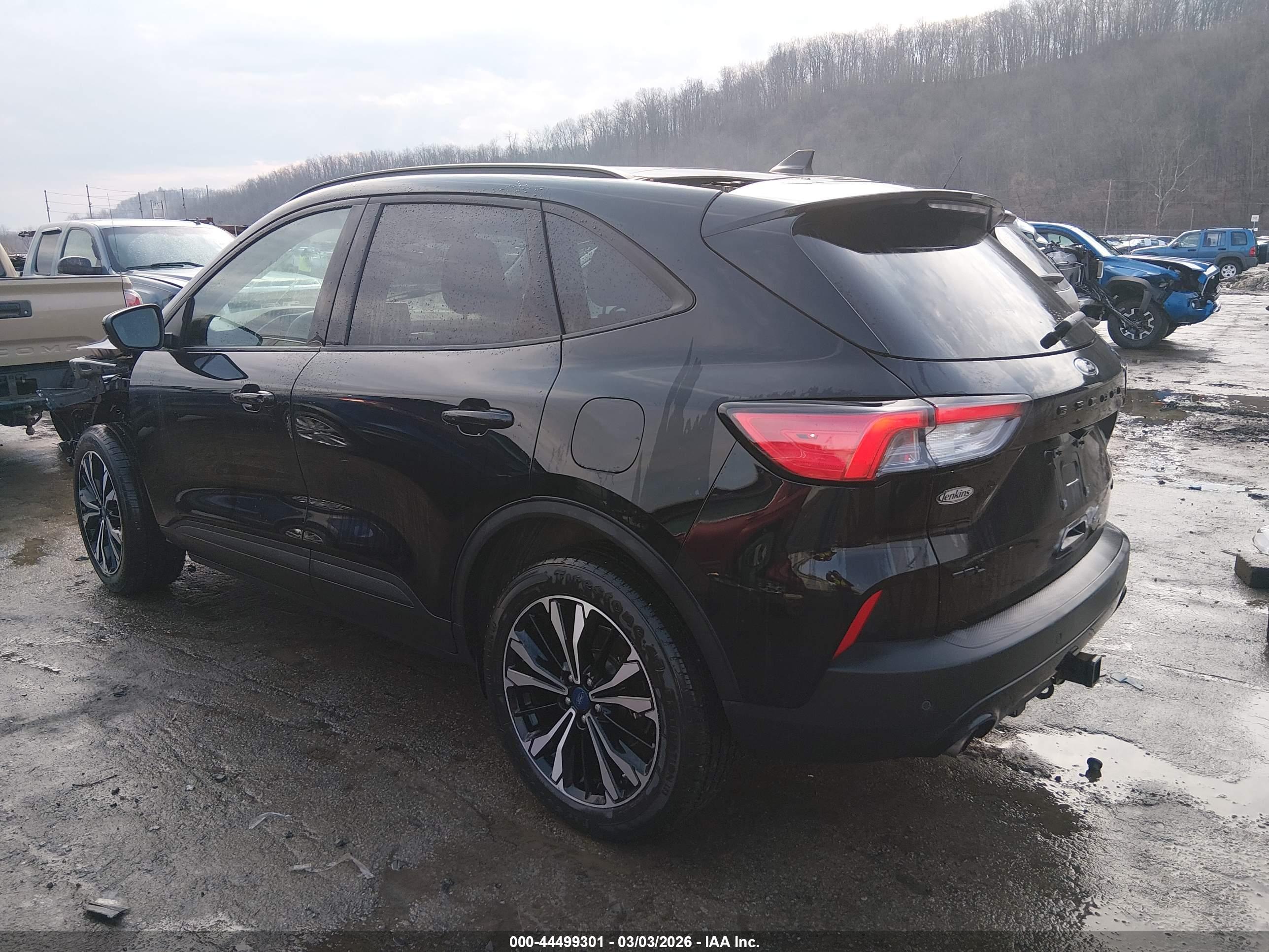 FORD ESCAPE image 3