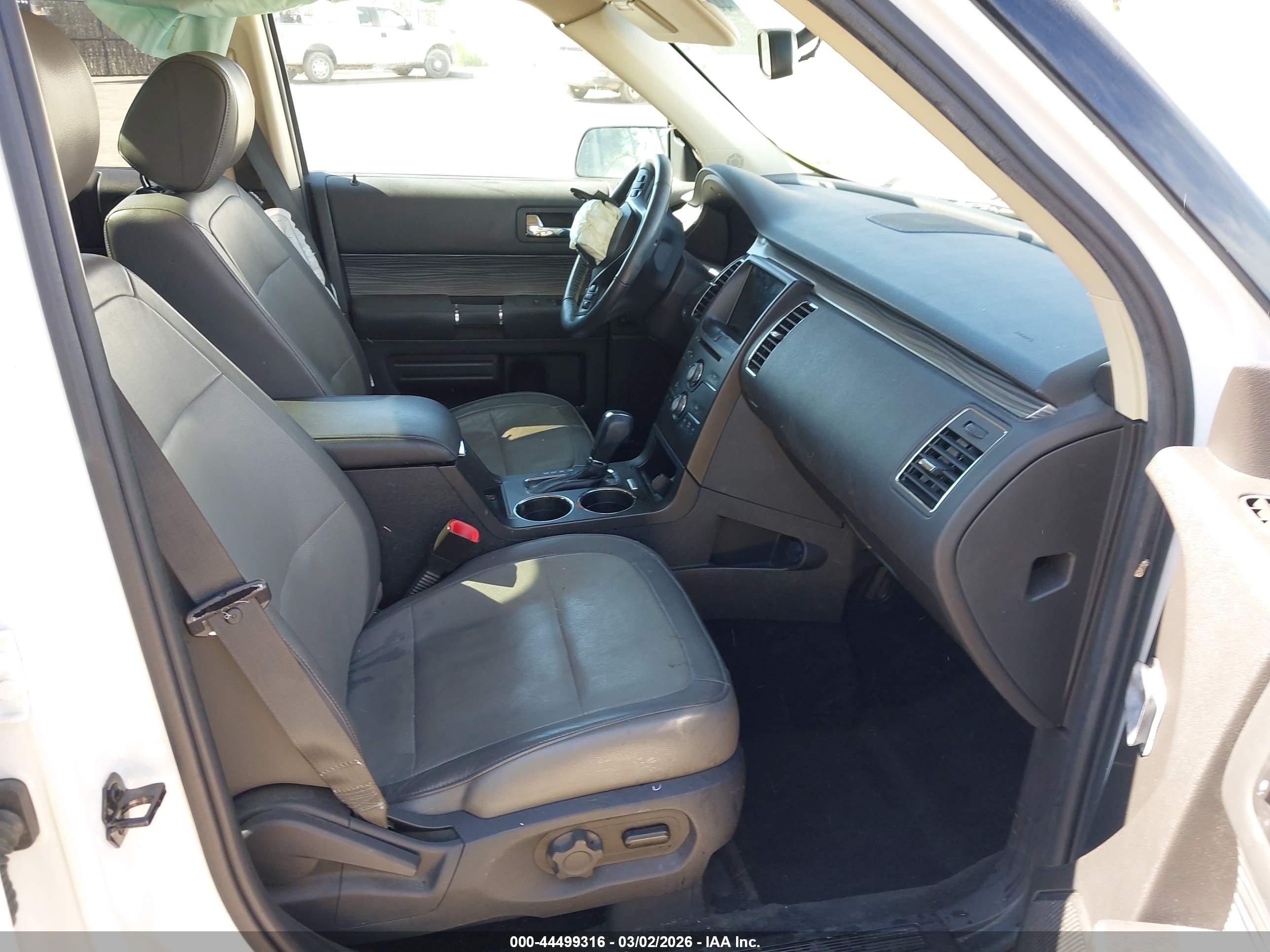 FORD FLEX image 5