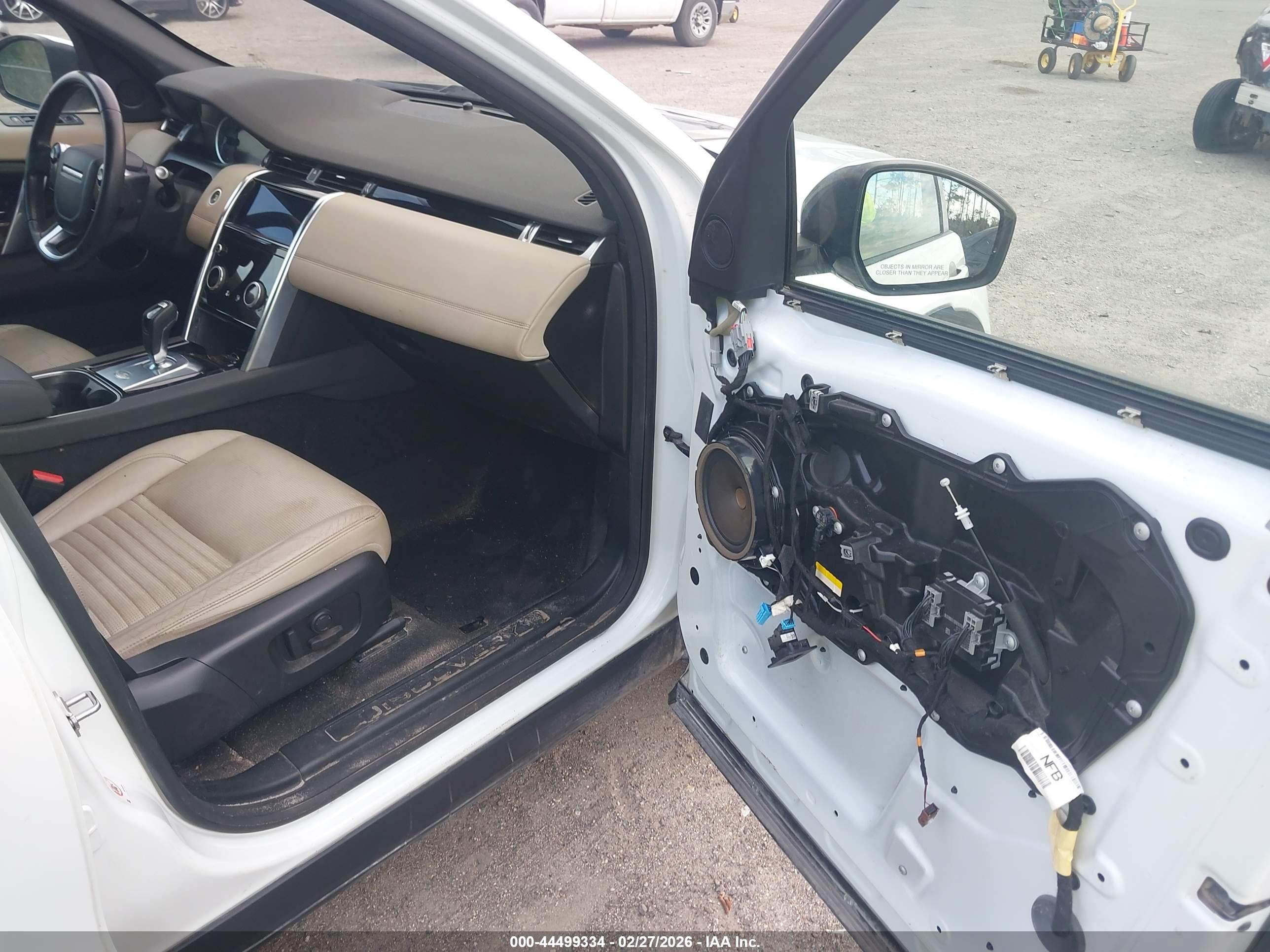 LAND ROVER image 5