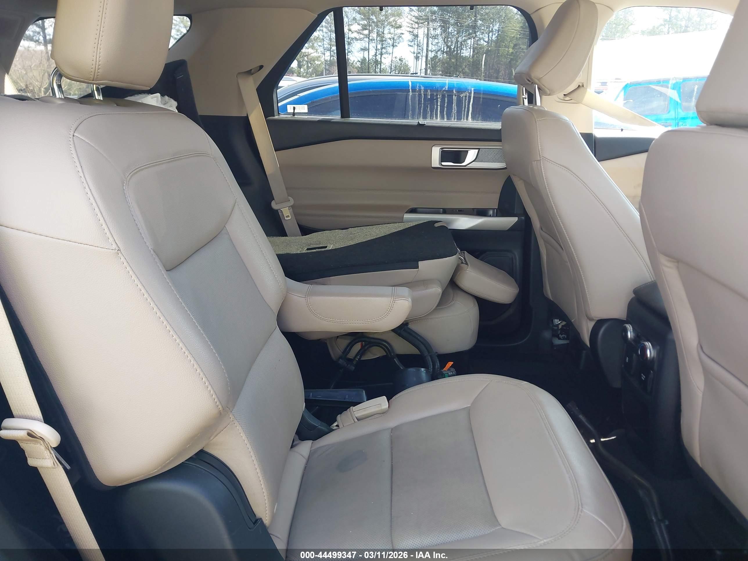 FORD EXPLORER image 8