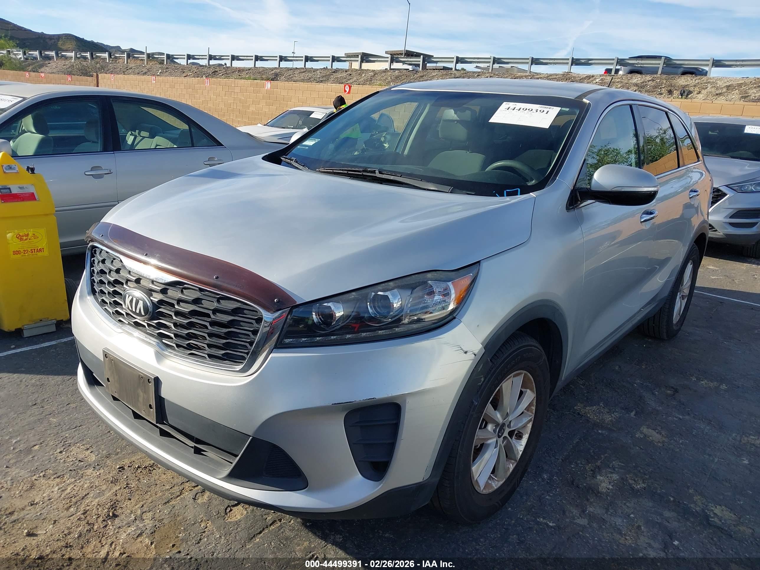 KIA SORENTO image 2
