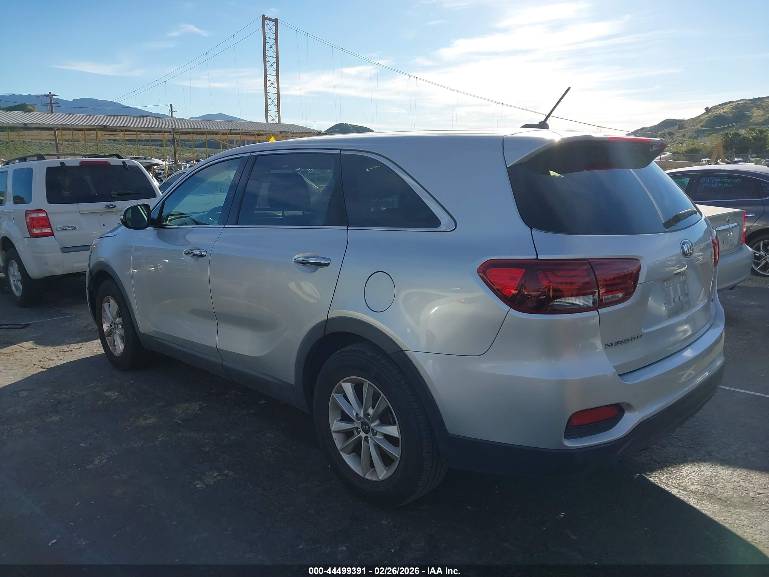 KIA SORENTO image 3