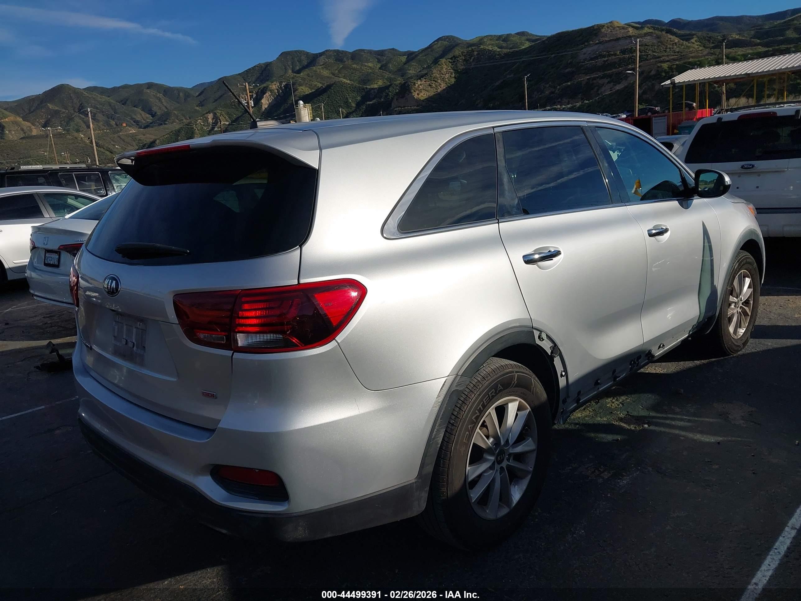 KIA SORENTO image 4