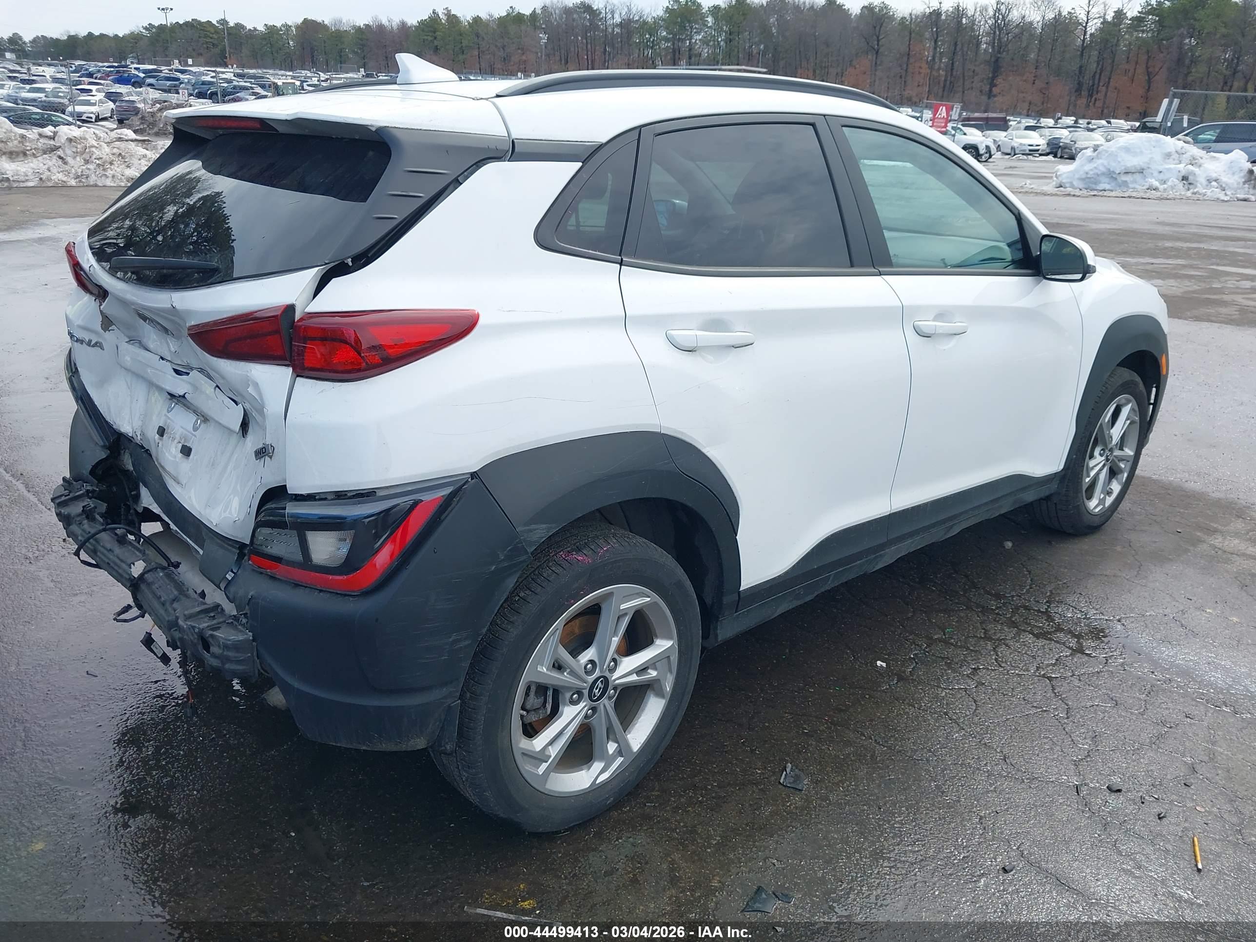 HYUNDAI KONA image 4