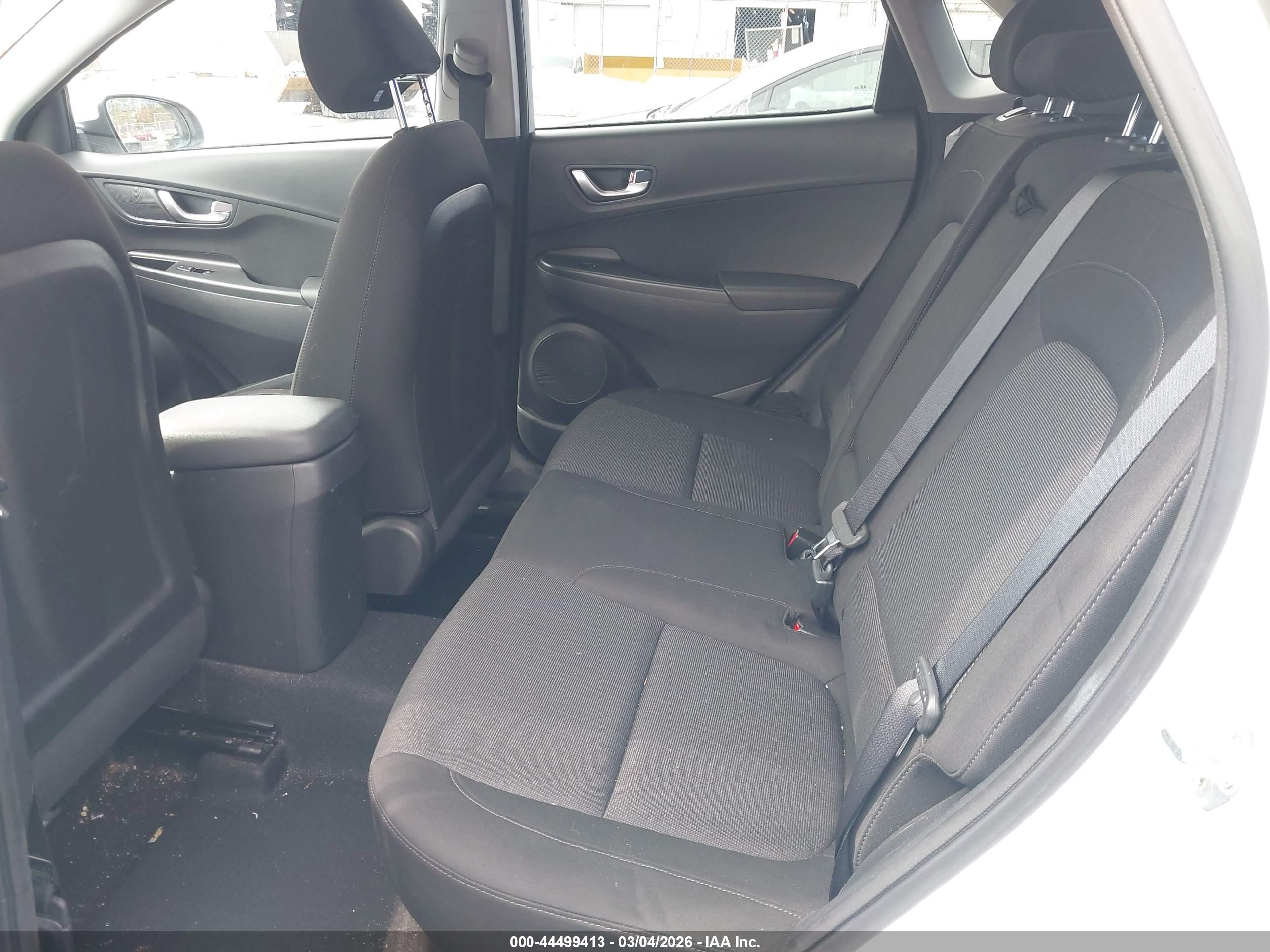 HYUNDAI KONA image 8