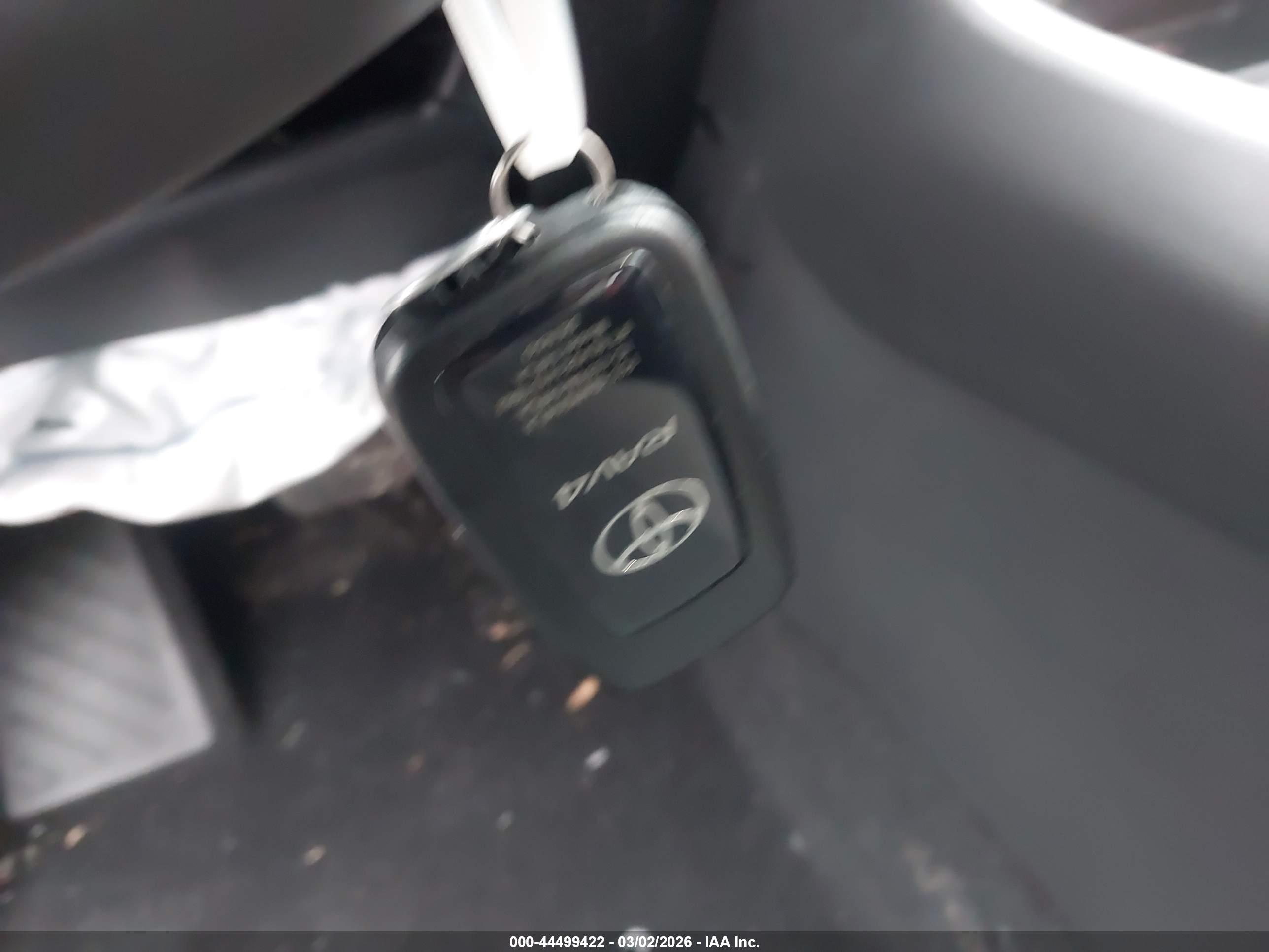 TOYOTA RAV4 image 11