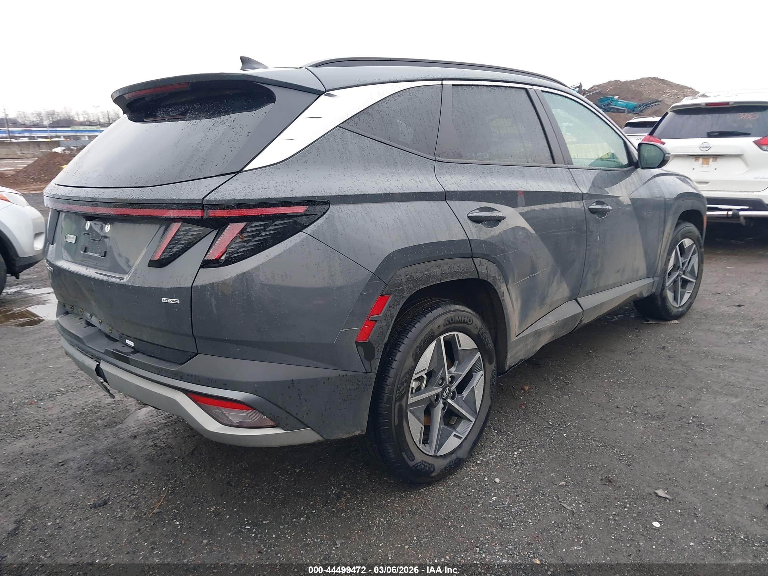 HYUNDAI TUCSON image 4