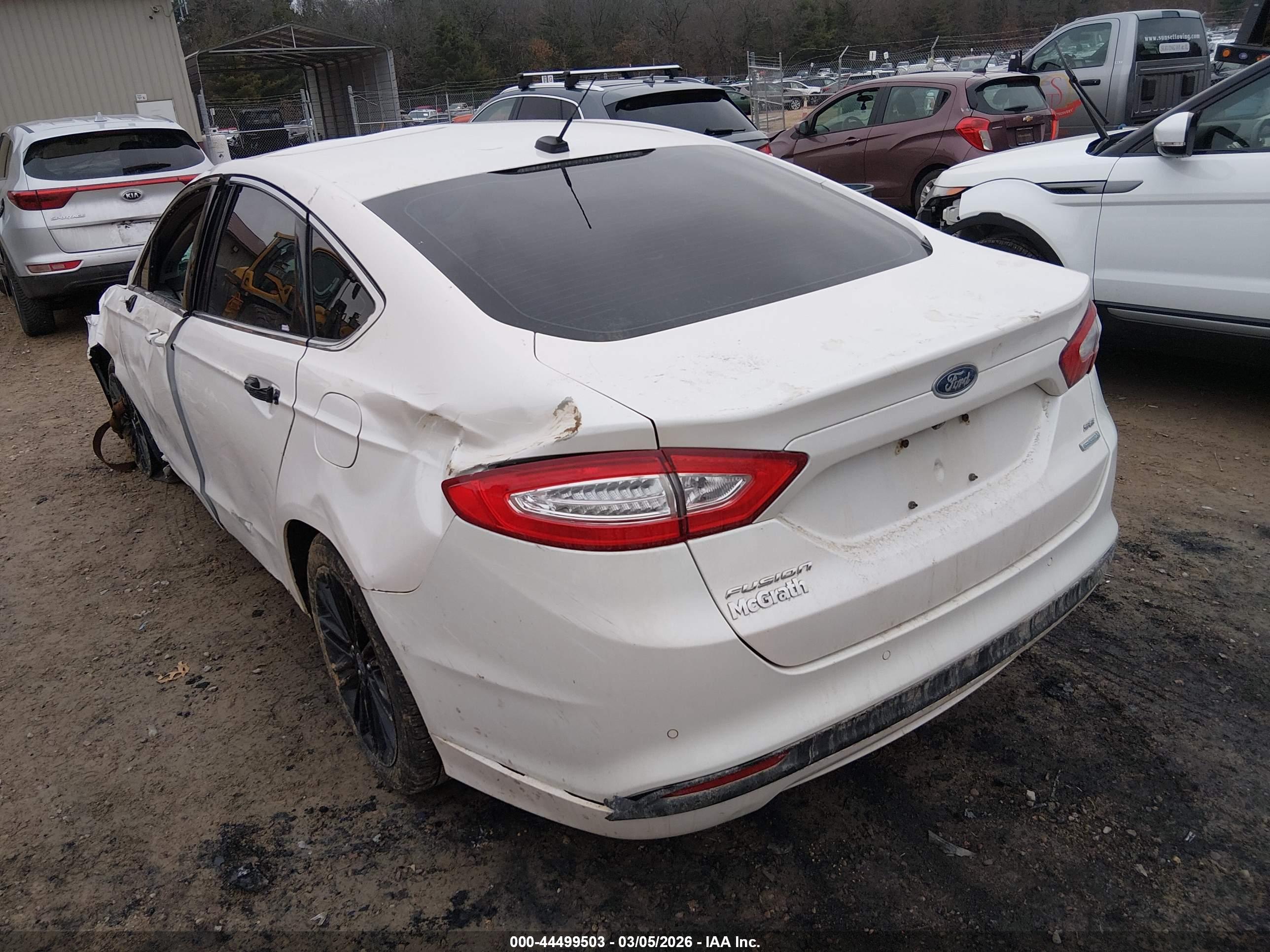 FORD FUSION image 3