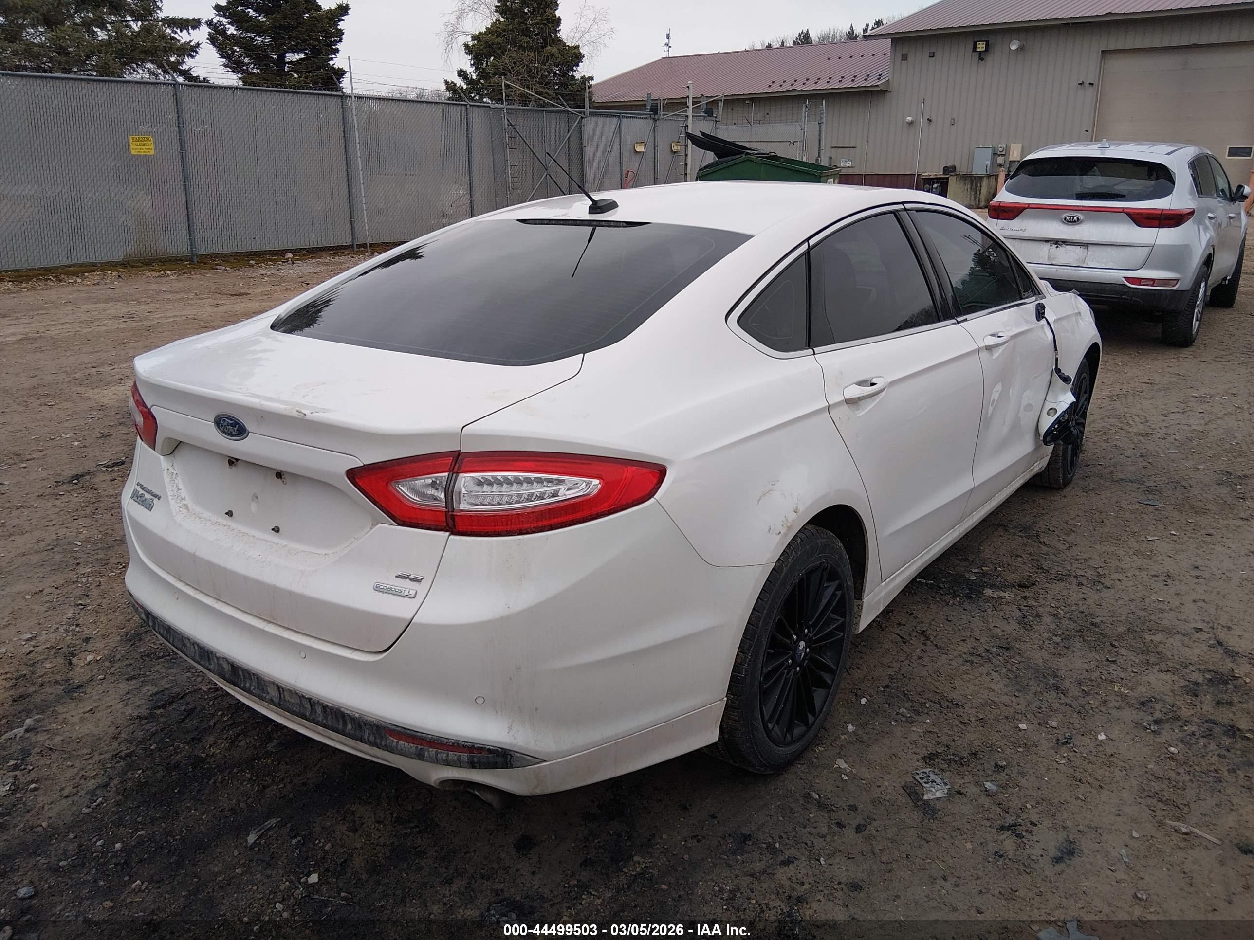 FORD FUSION image 4