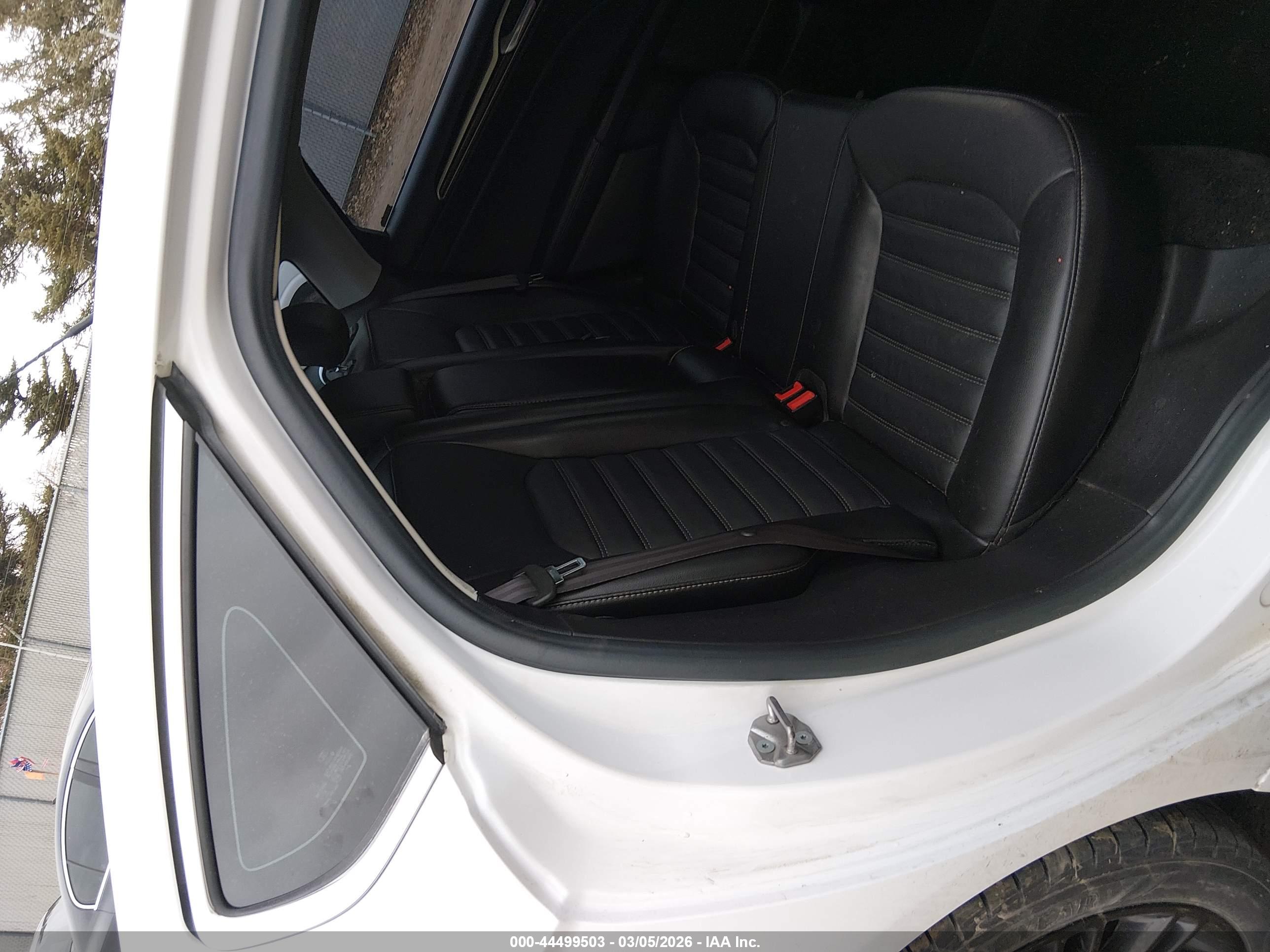 FORD FUSION image 8