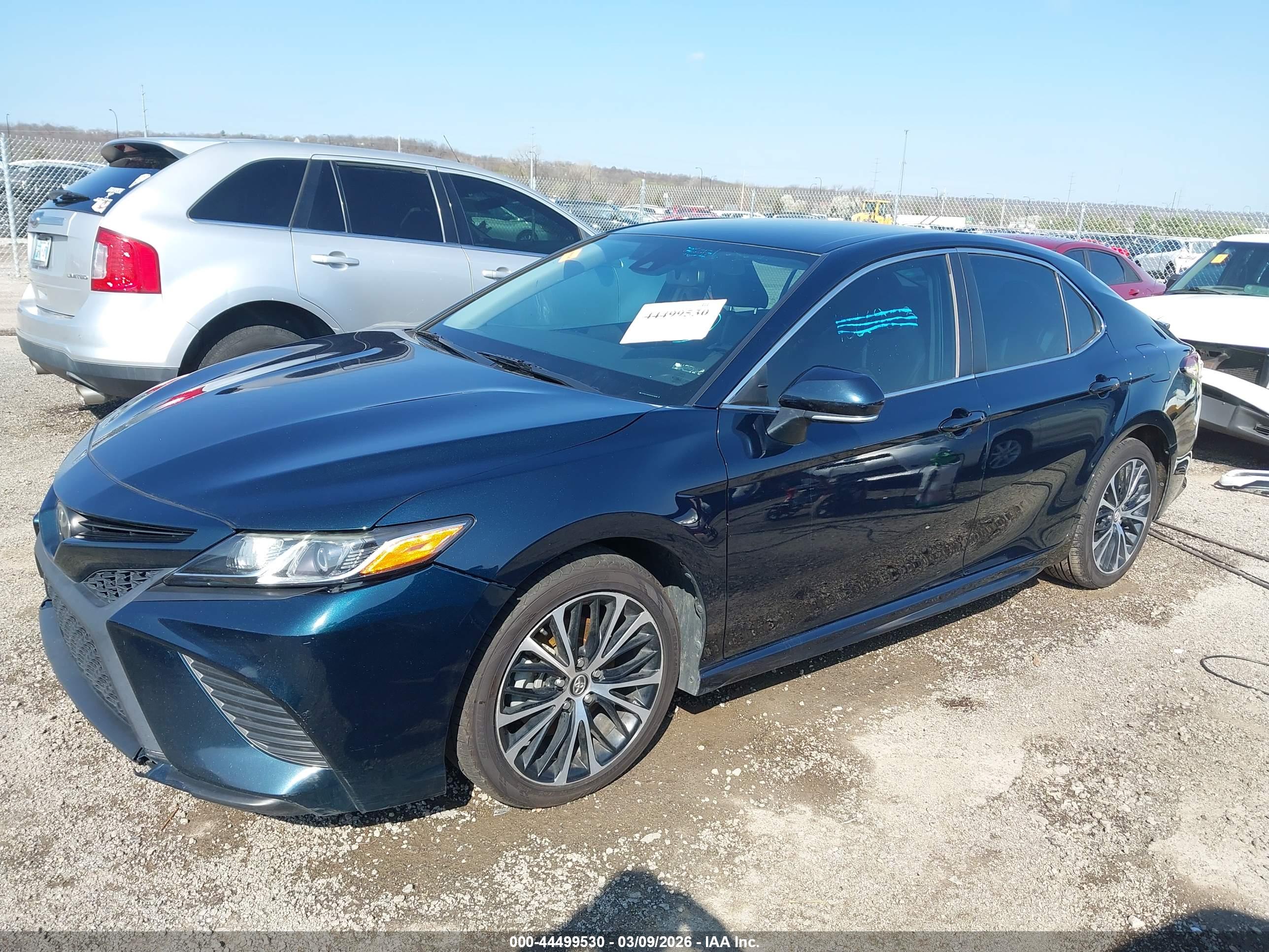 TOYOTA CAMRY image 2