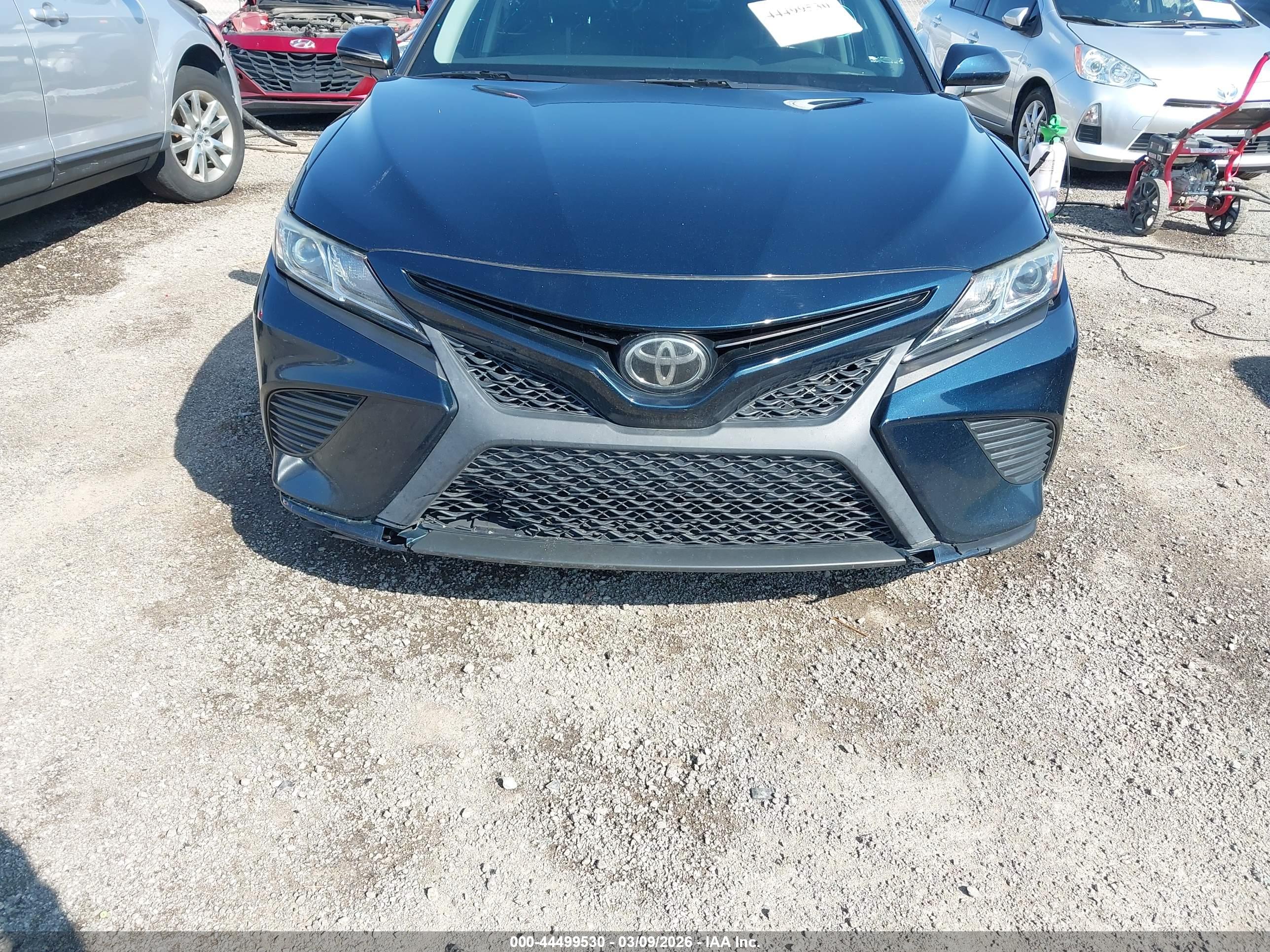 TOYOTA CAMRY image 6