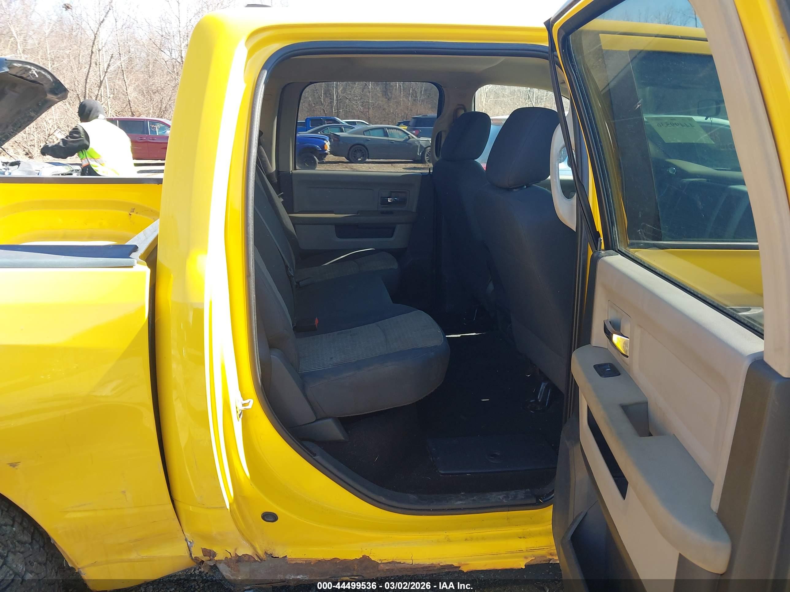 DODGE RAM image 8