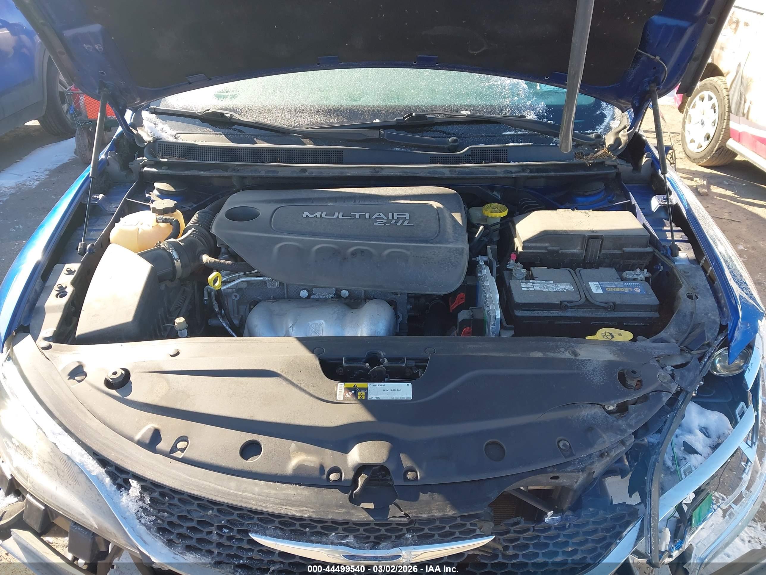 CHRYSLER 200 image 10