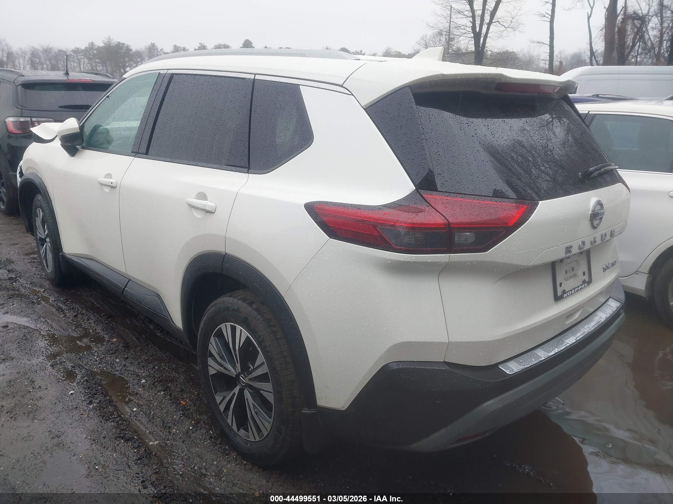 NISSAN ROGUE image 3