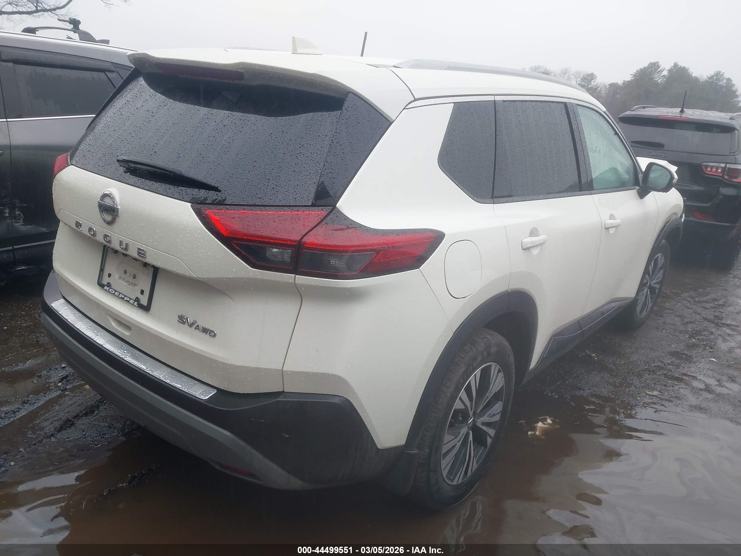 NISSAN ROGUE image 4