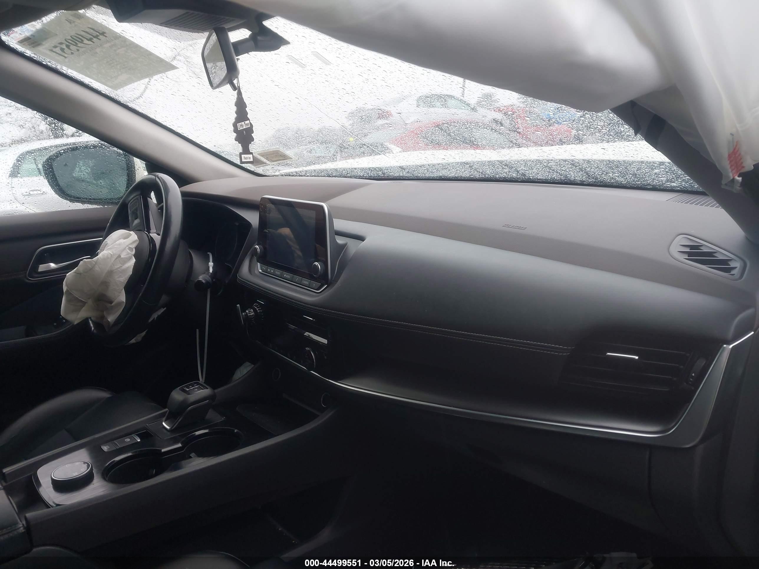 NISSAN ROGUE image 5
