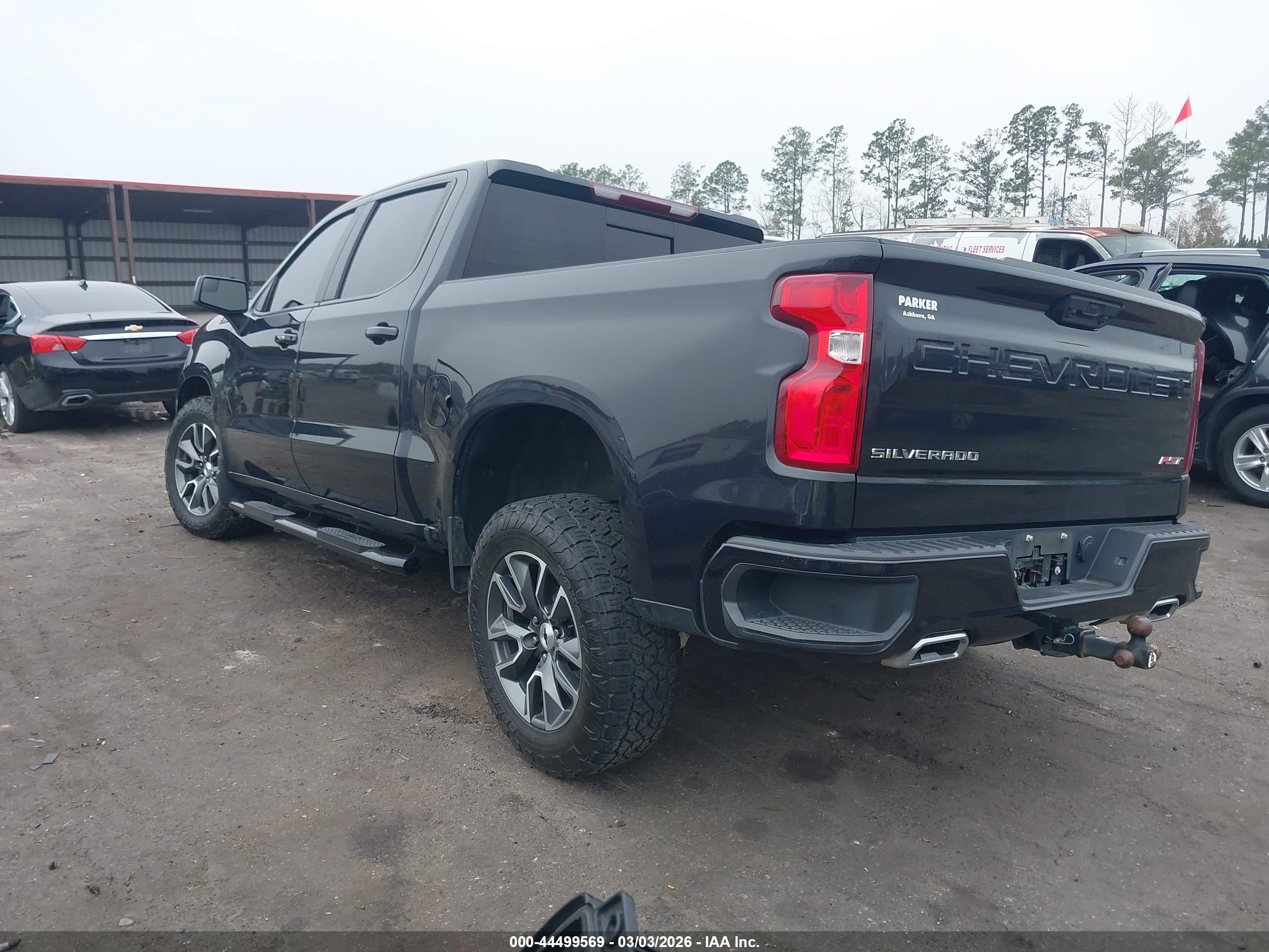 CHEVROLET SILVERADO image 3