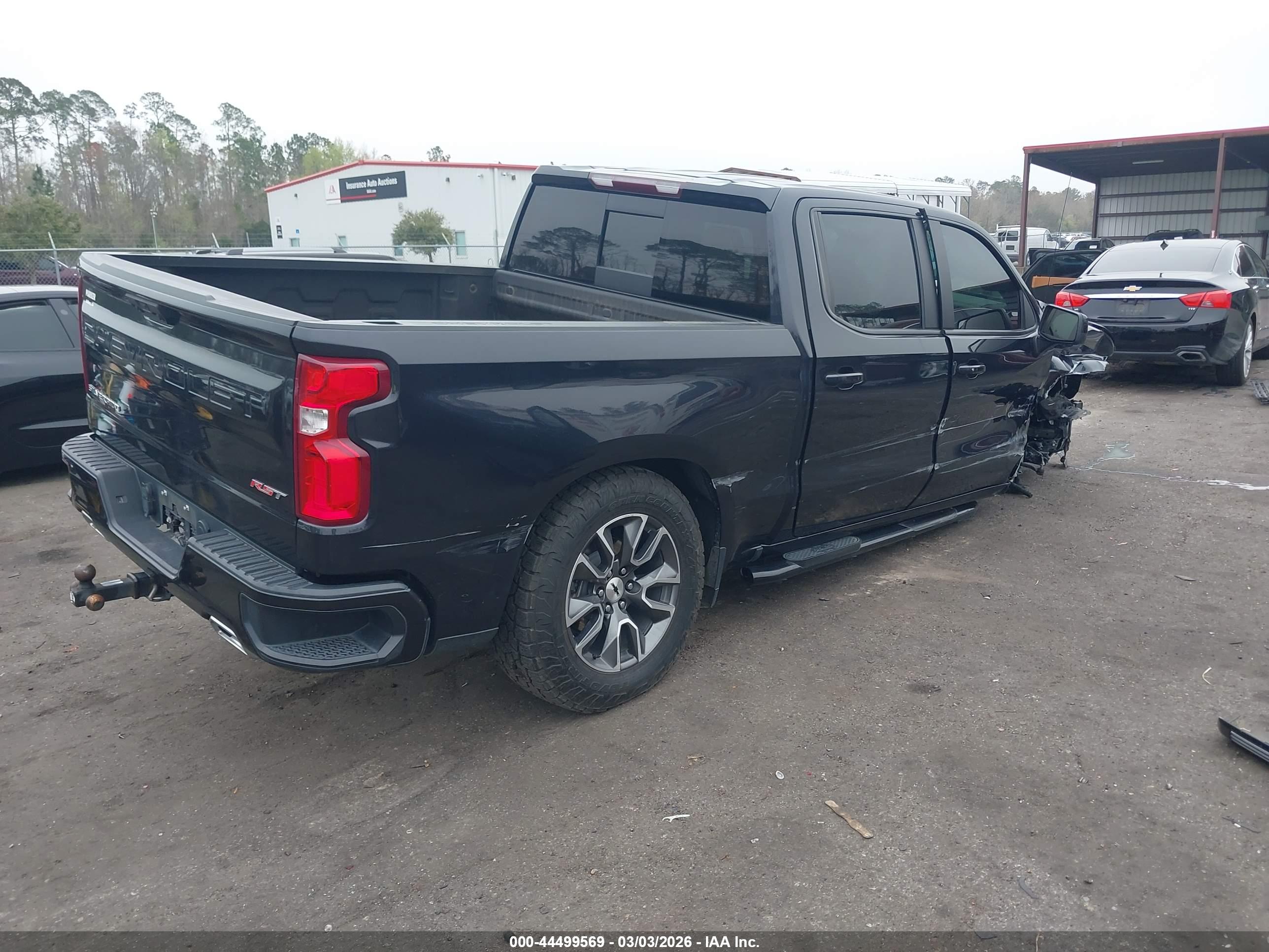CHEVROLET SILVERADO image 4