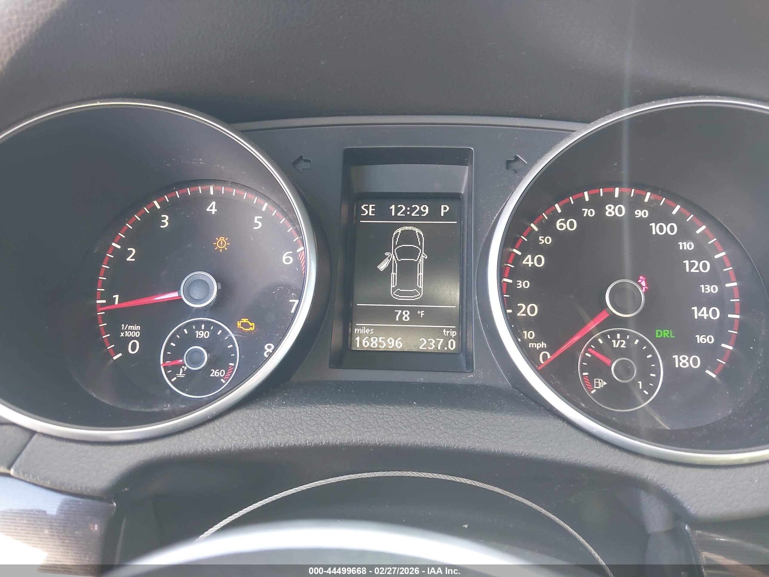 VOLKSWAGEN GTI image 7